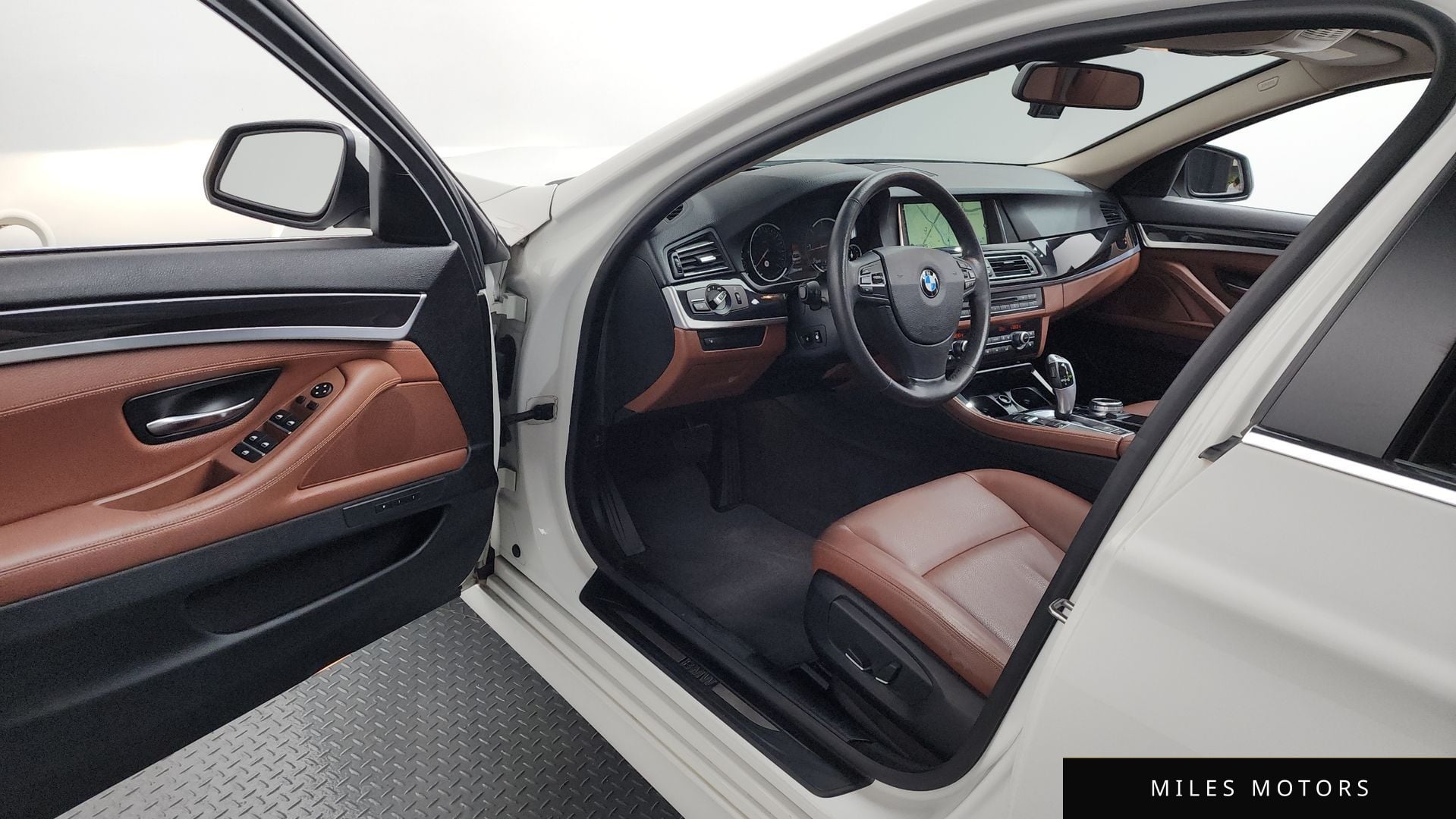 BMW 5 Series (F10) 2014 — миниатюра 10