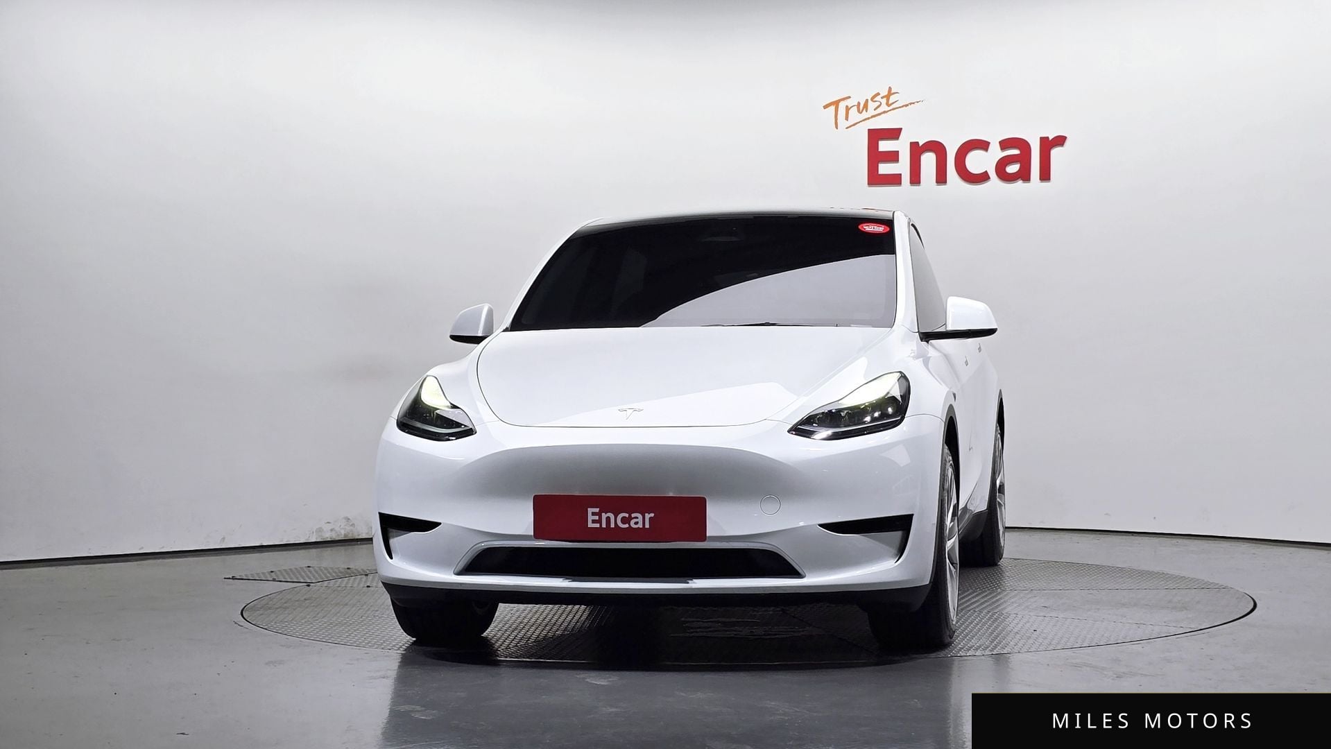 Tesla Model Y 2023 — миниатюра 3