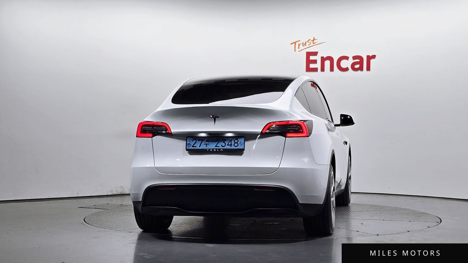 Tesla Model Y 2023 — миниатюра 4