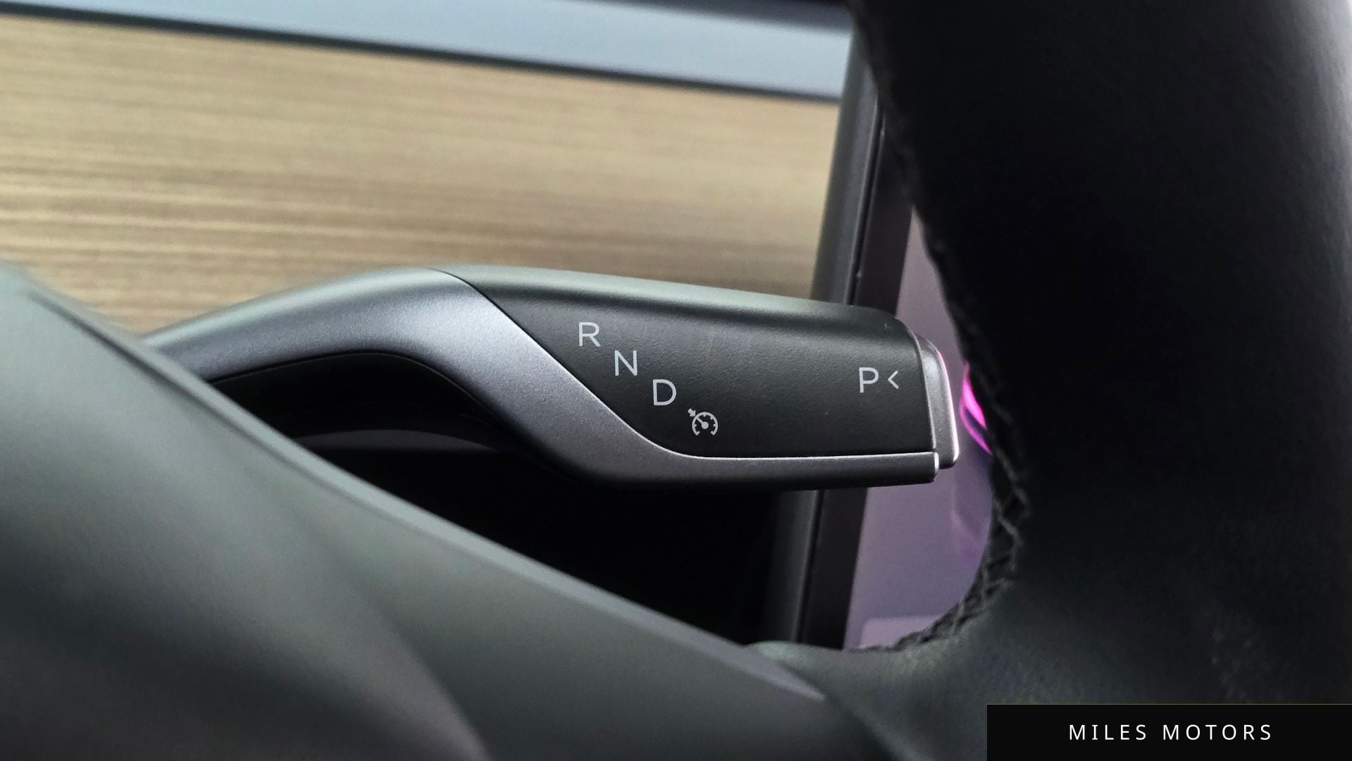 Tesla Model Y 2023 — миниатюра 12
