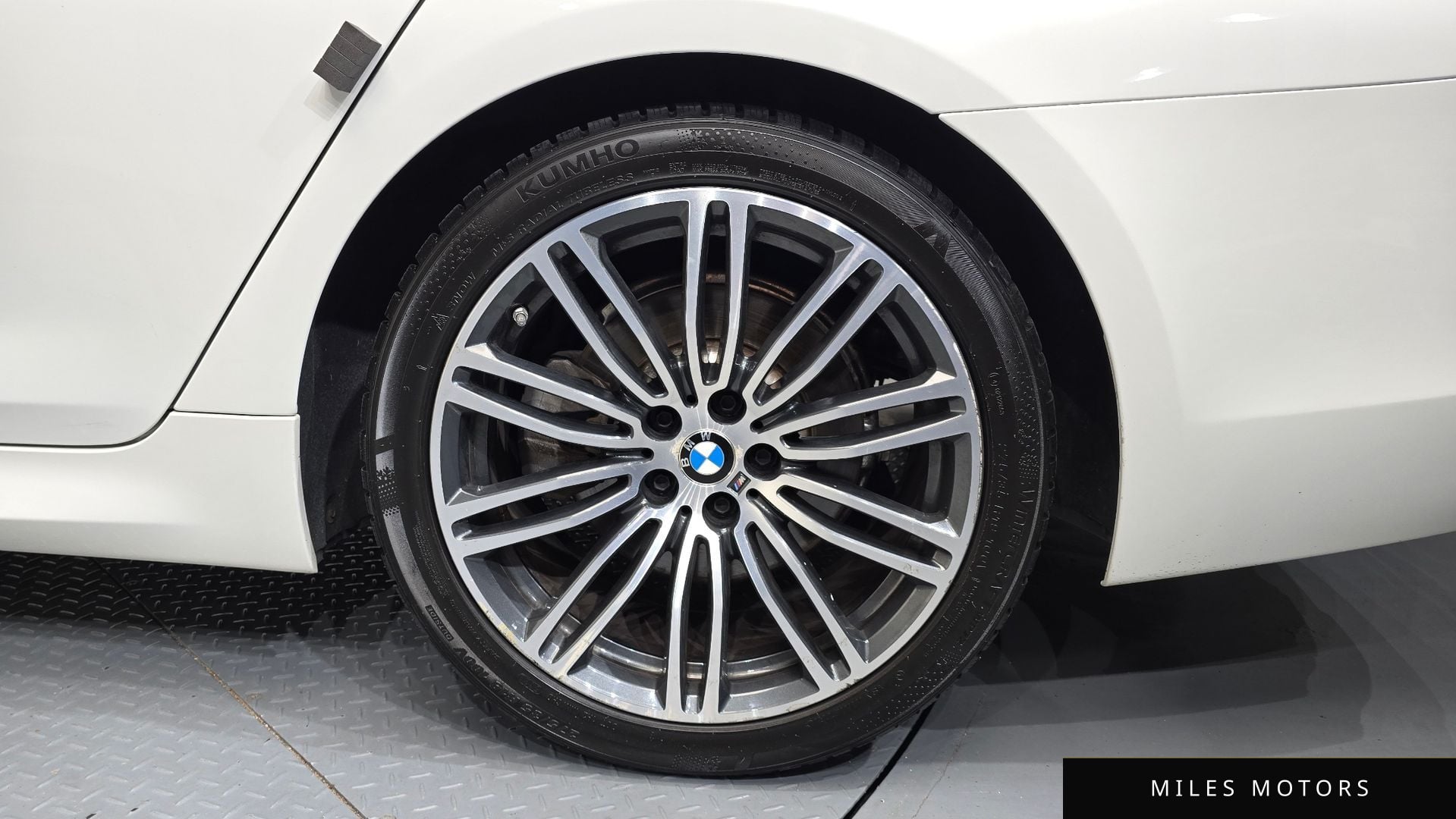 BMW 5 Series (G30) 2020 — миниатюра 7