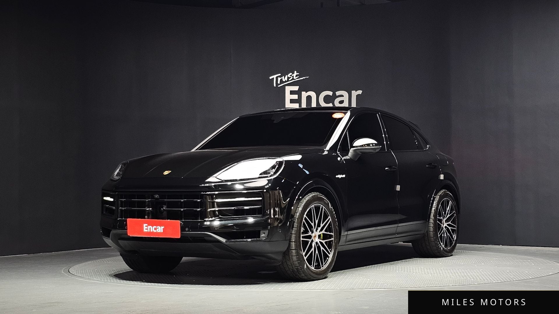 Porsche Cayenne 2025 — фото 1 из 12