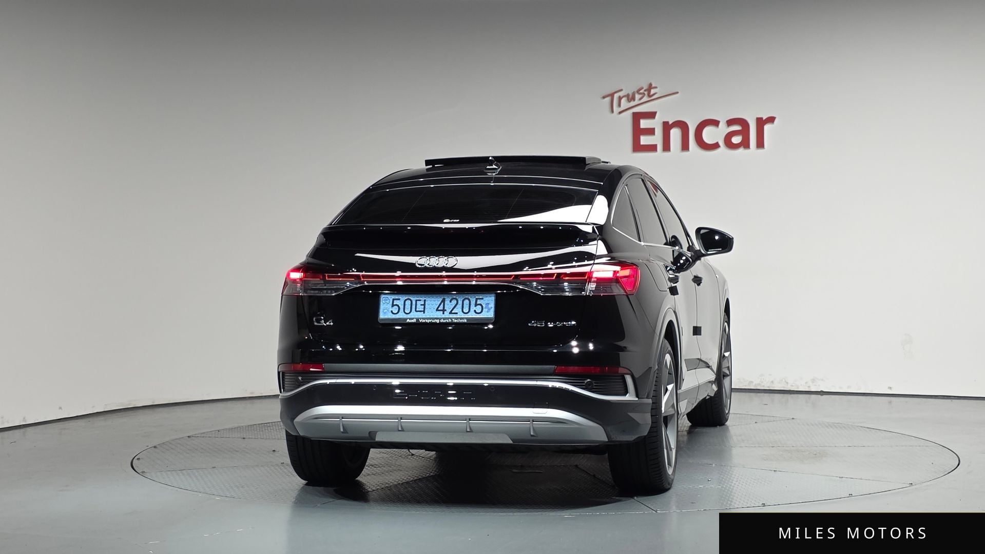 Audi Q4 e-tron 2025 — миниатюра 3