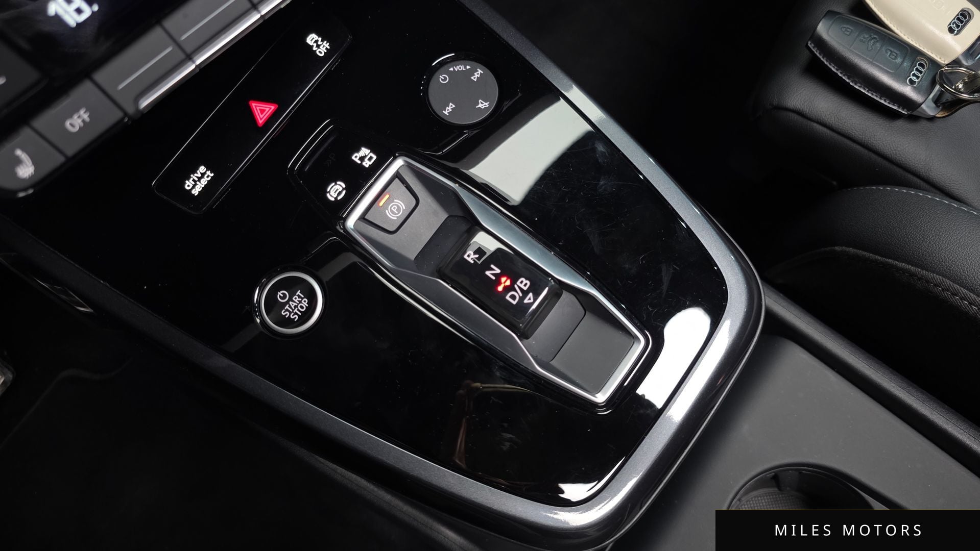 Audi Q4 e-tron 2025 — миниатюра 11
