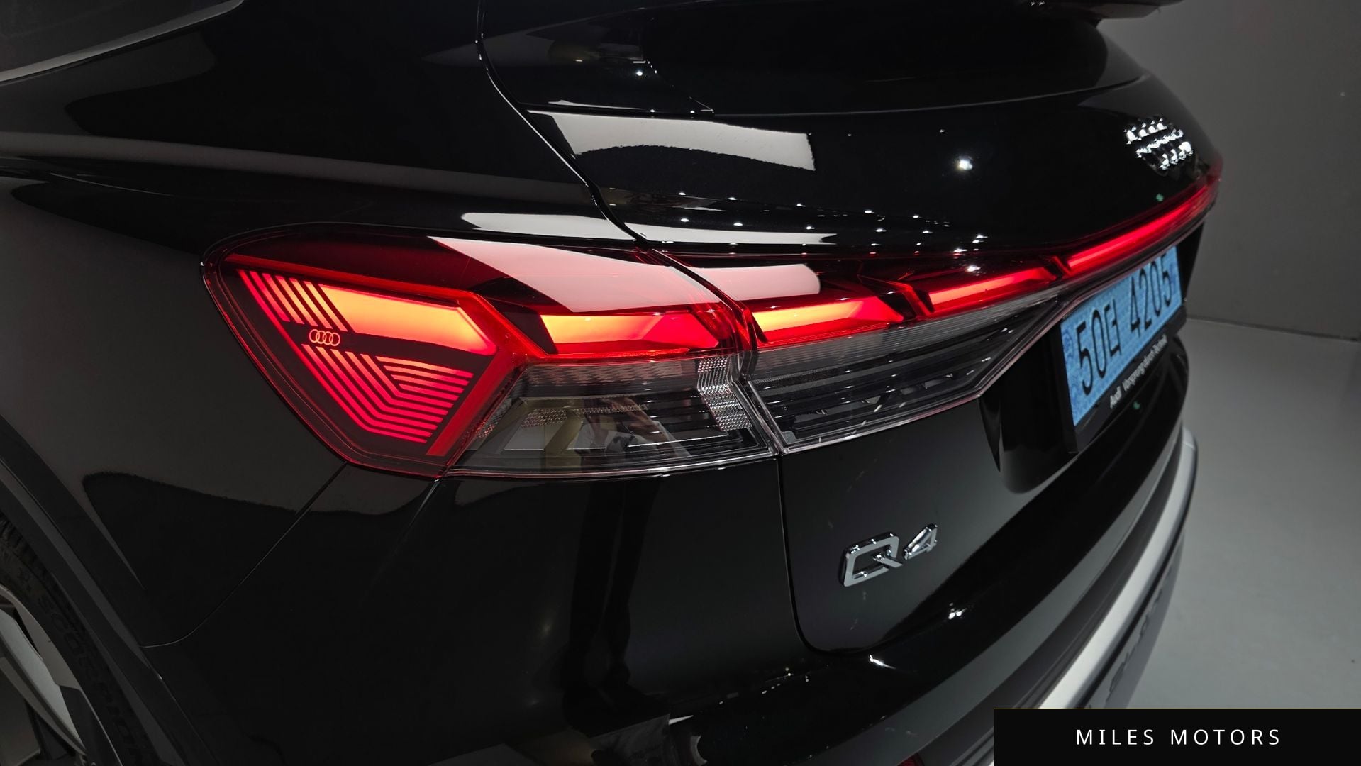 Audi Q4 e-tron 2025 — миниатюра 8
