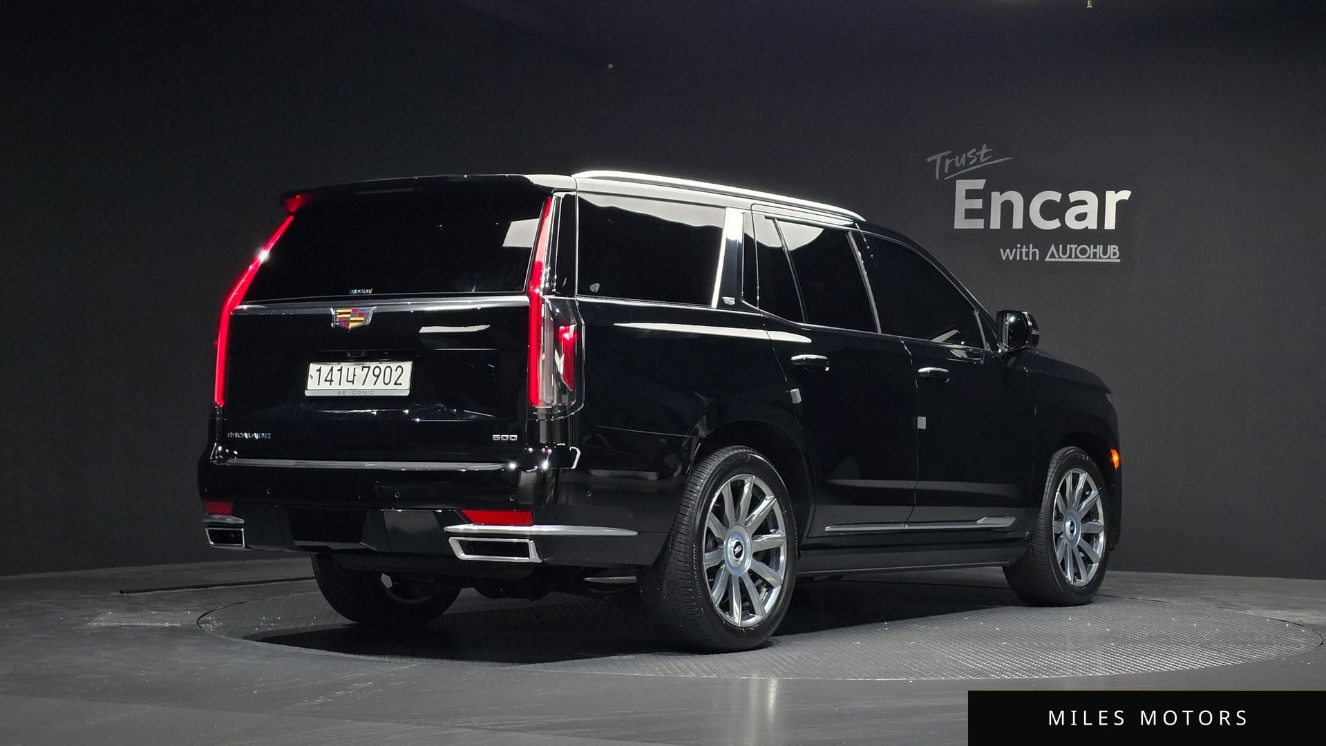 Cadillac Escalade 2023 — миниатюра 2