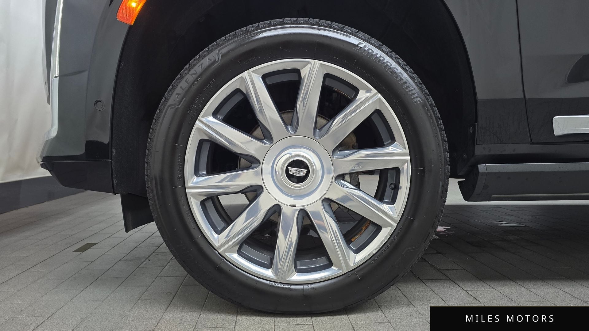 Cadillac Escalade 2023 — миниатюра 5