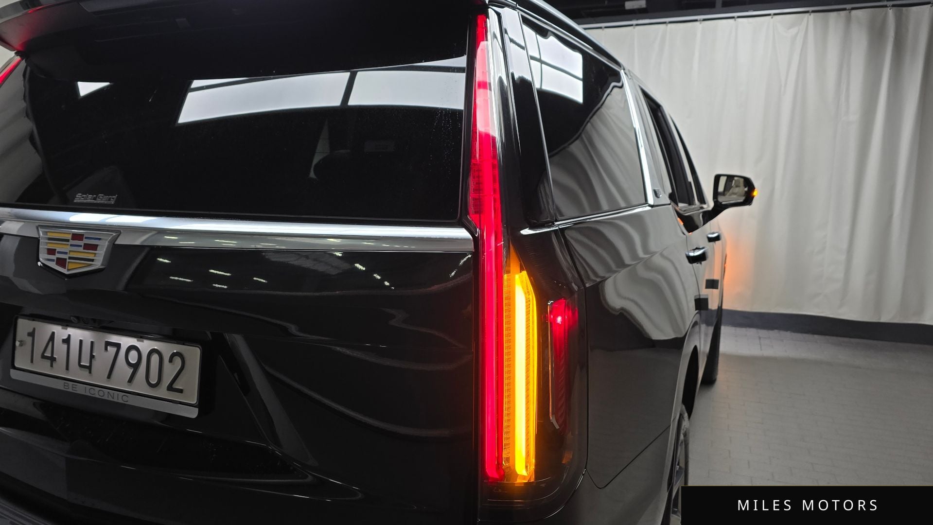 Cadillac Escalade 2023 — миниатюра 9