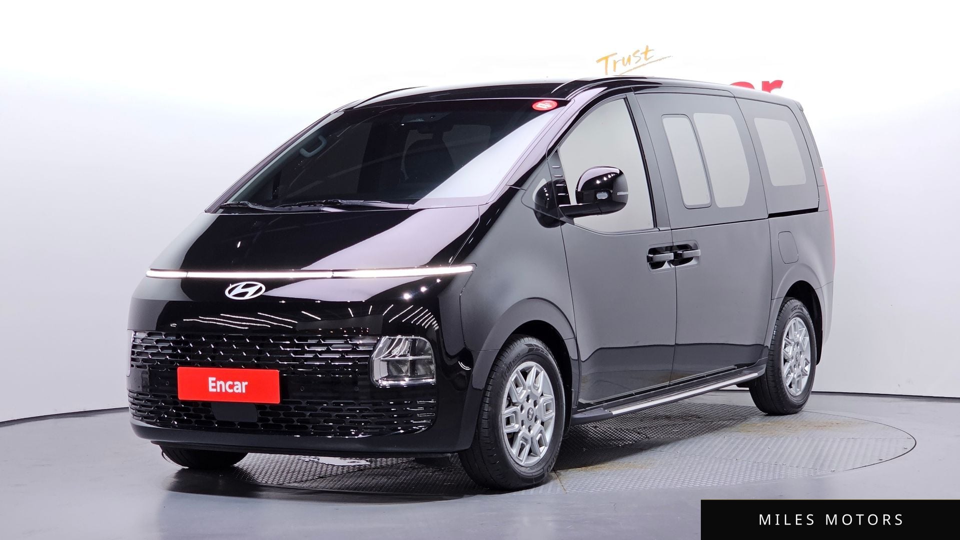 Hyundai Staria 2025 — фото 1 из 12