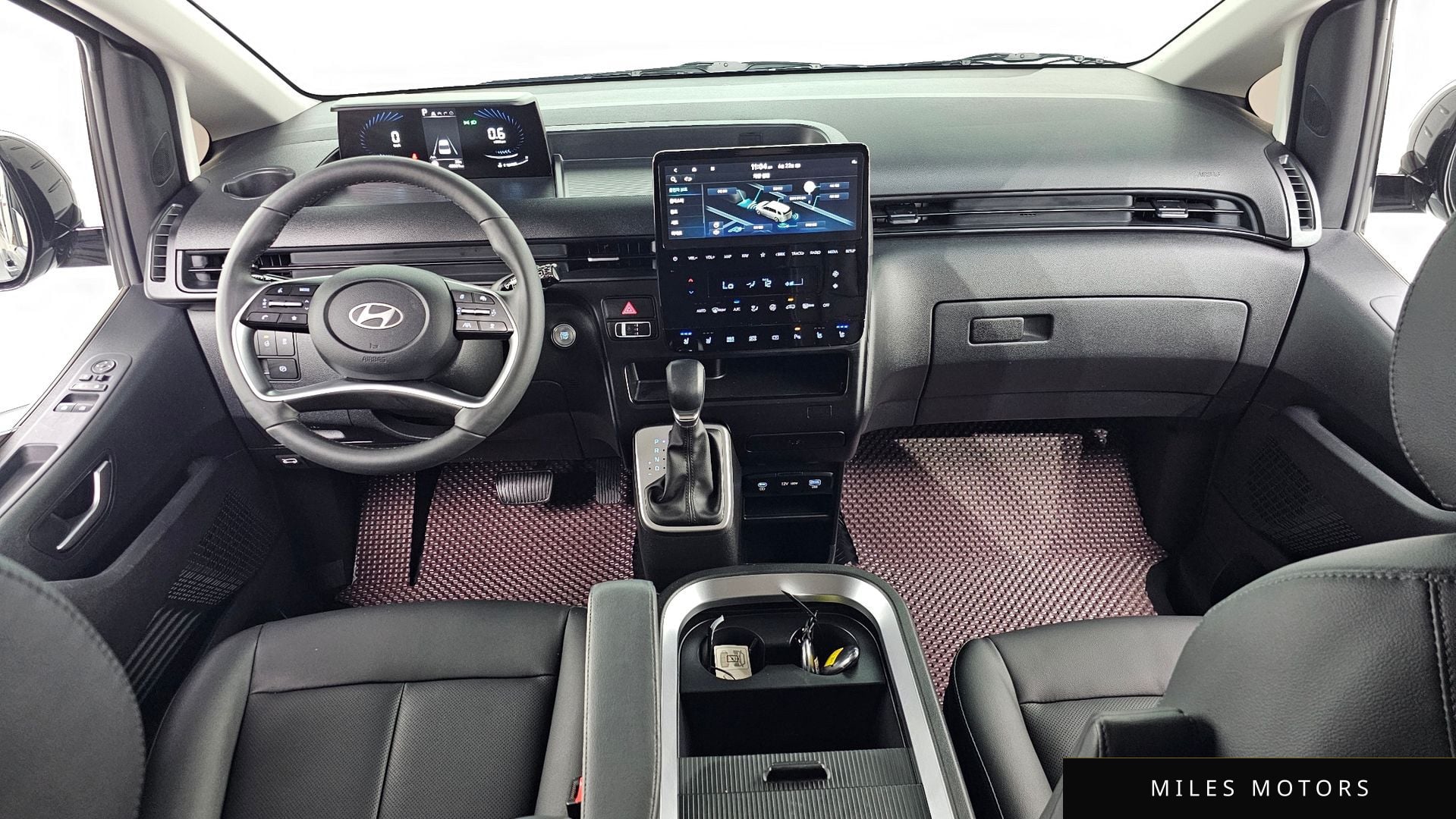 Hyundai Staria 2025 — миниатюра 10