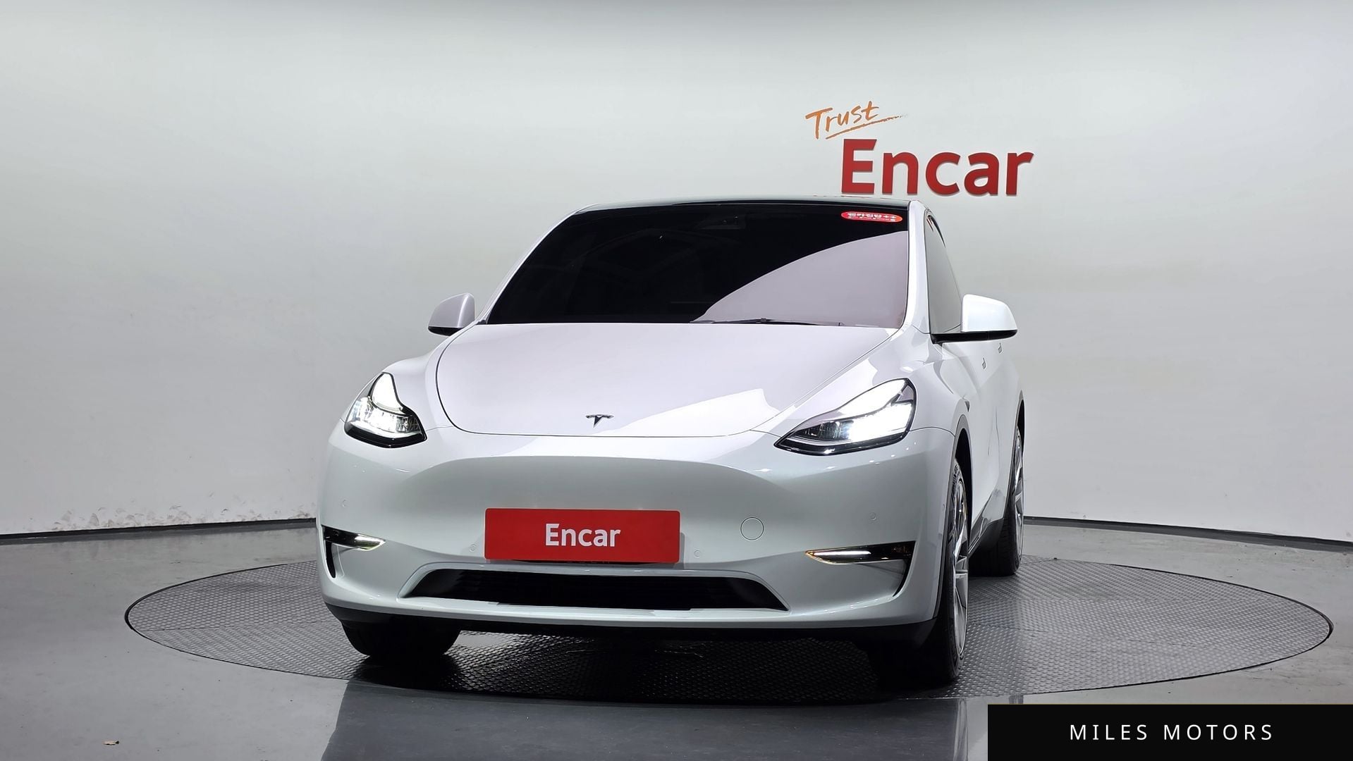 Tesla Model Y 2021 — миниатюра 2