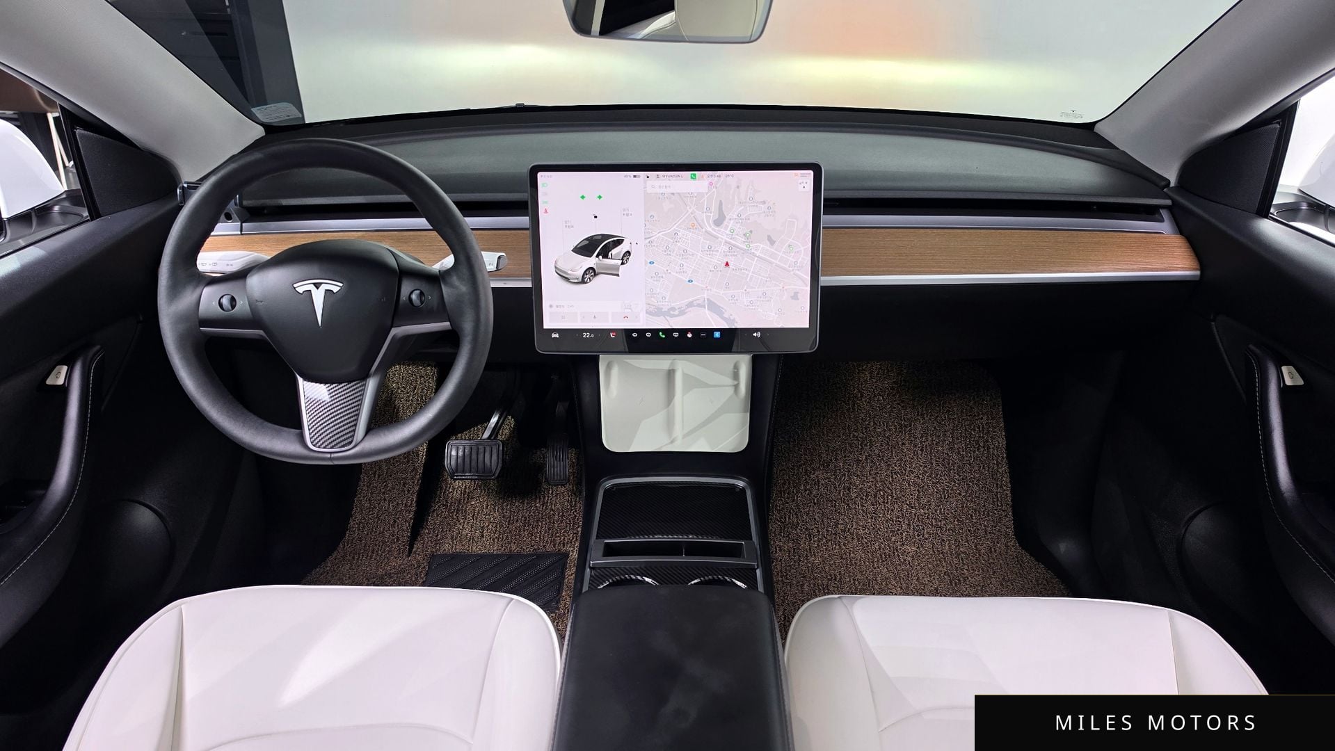 Tesla Model Y 2021 — миниатюра 9