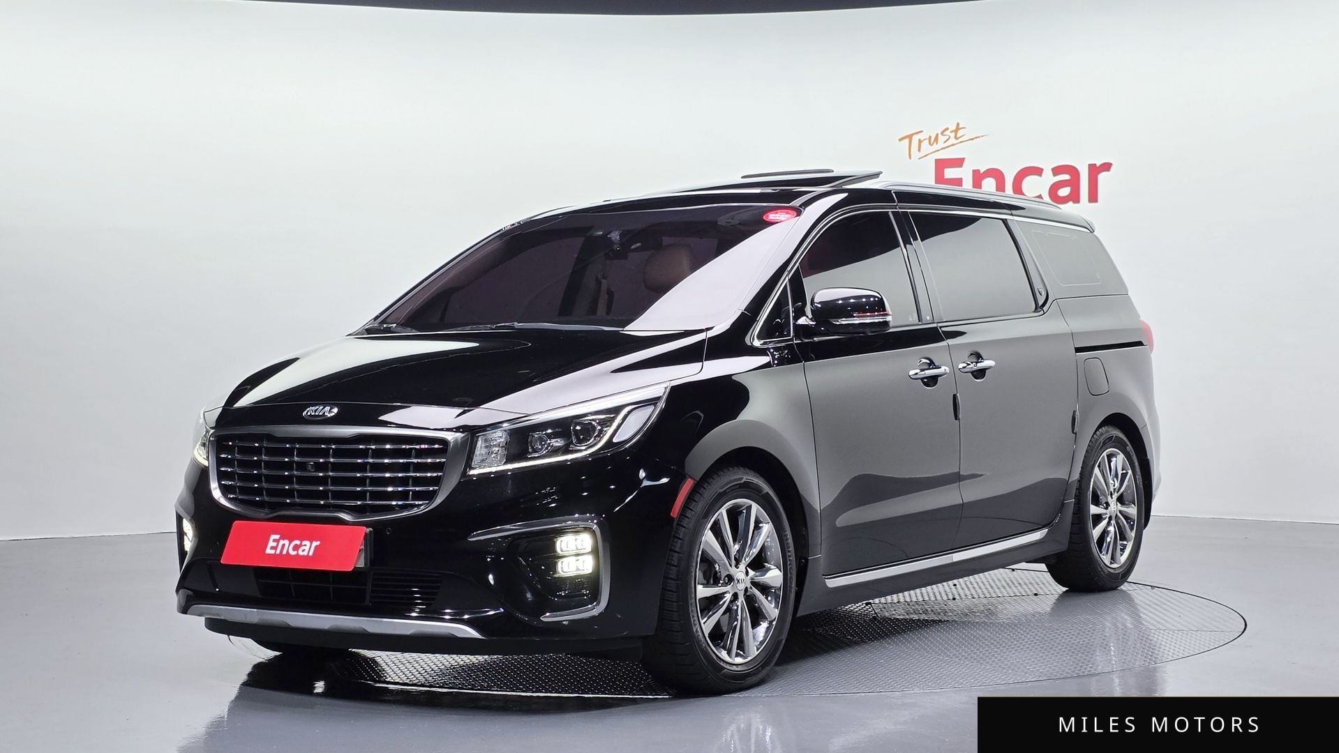 Kia Canival 2020 — фото 1 из 12