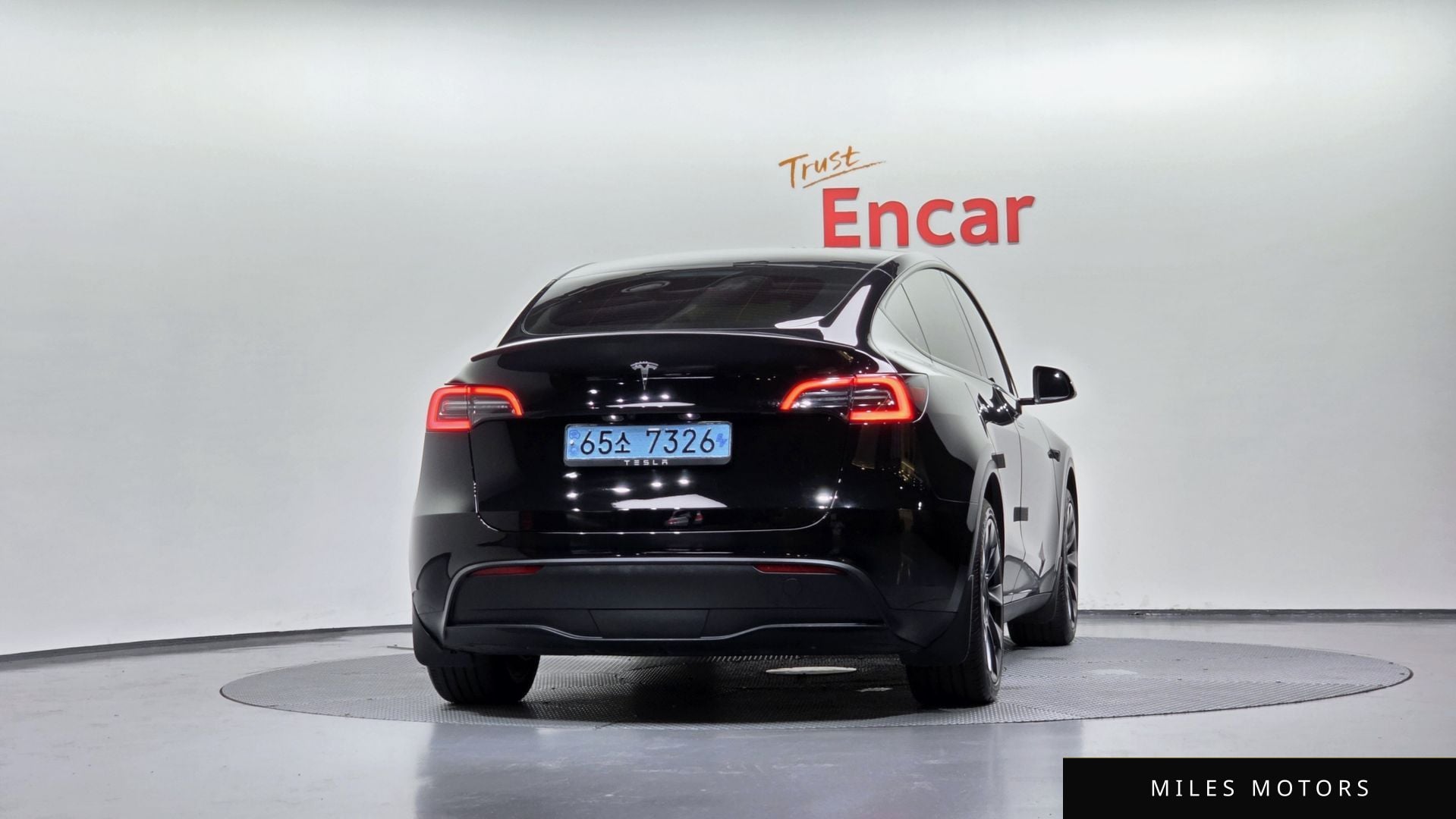 Tesla Model Y 2024 — миниатюра 4
