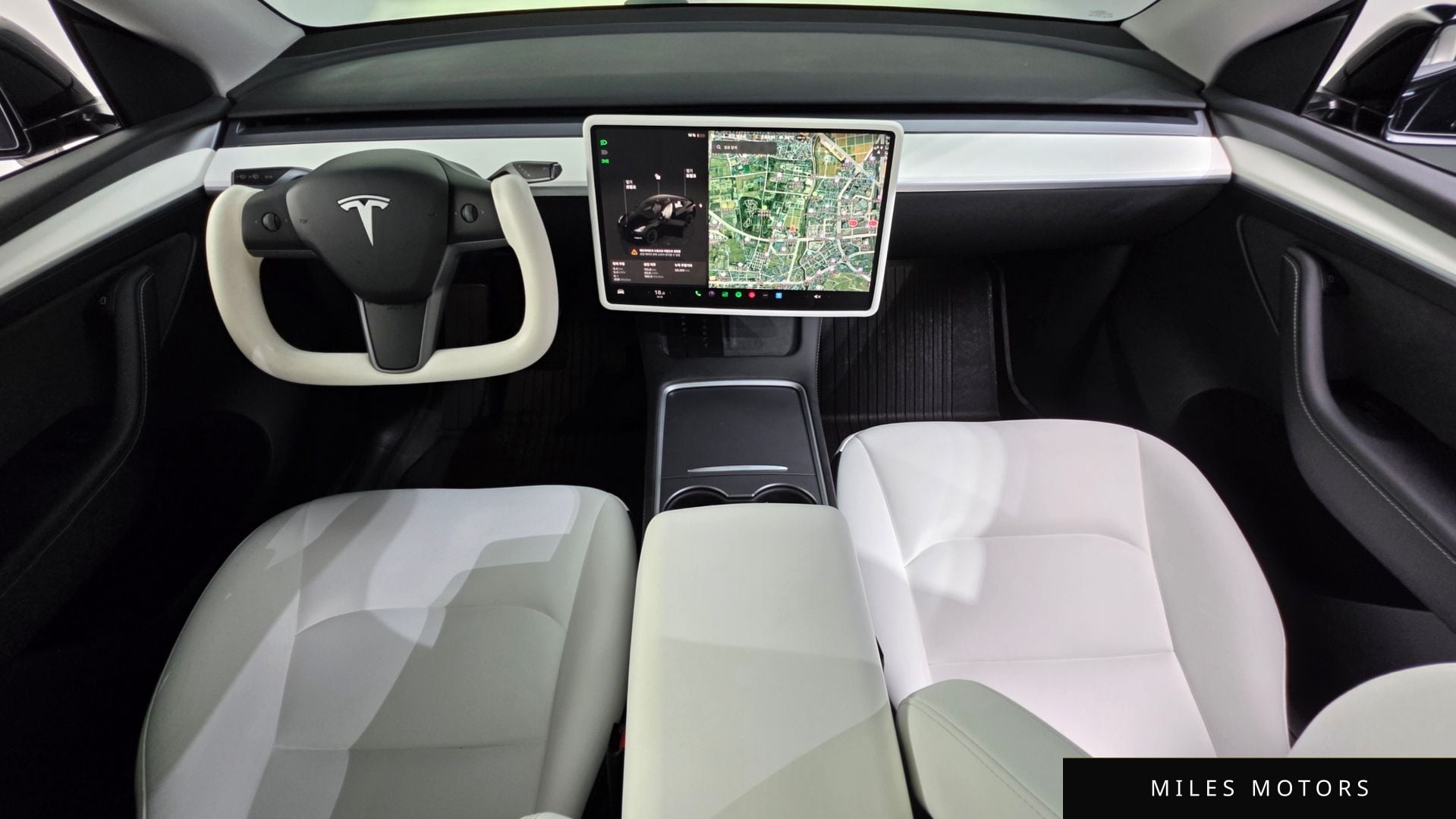 Tesla Model Y 2024 — миниатюра 10