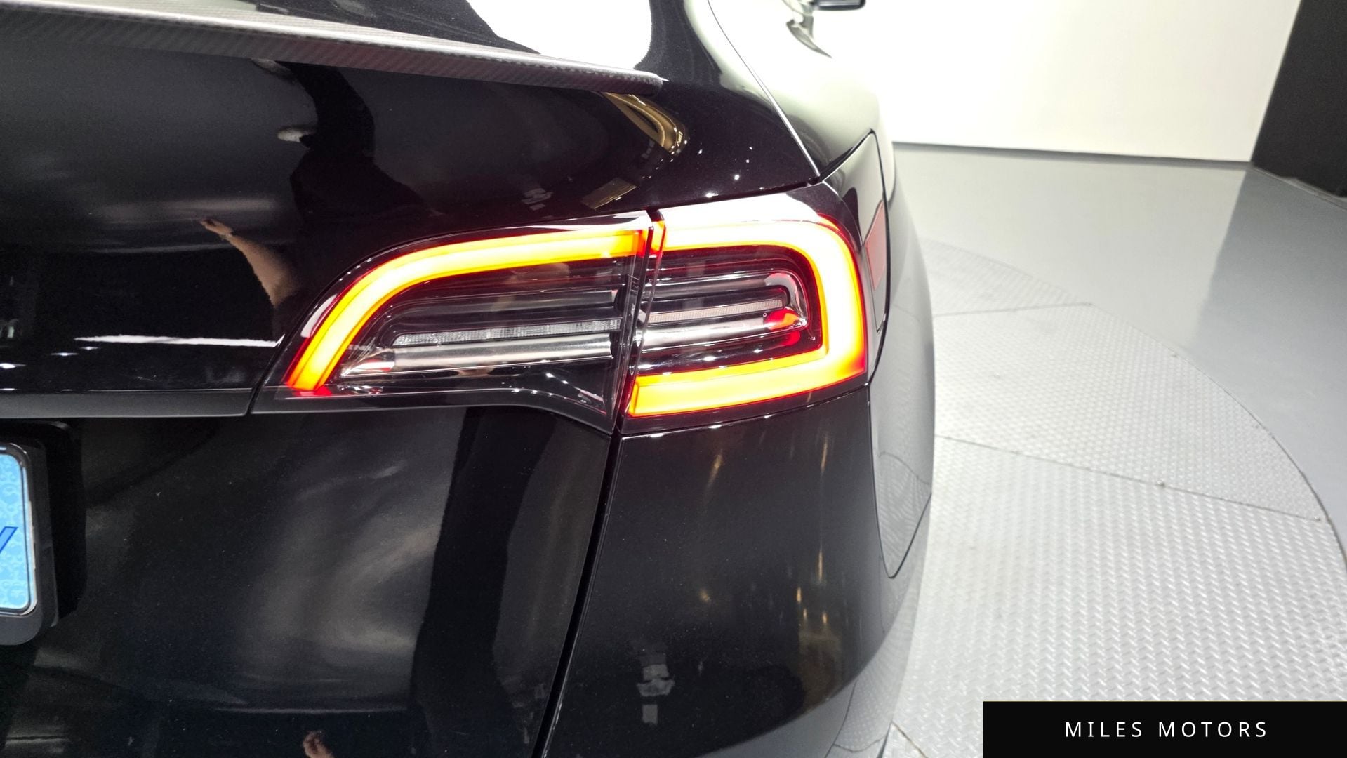Tesla Model Y 2024 — миниатюра 9