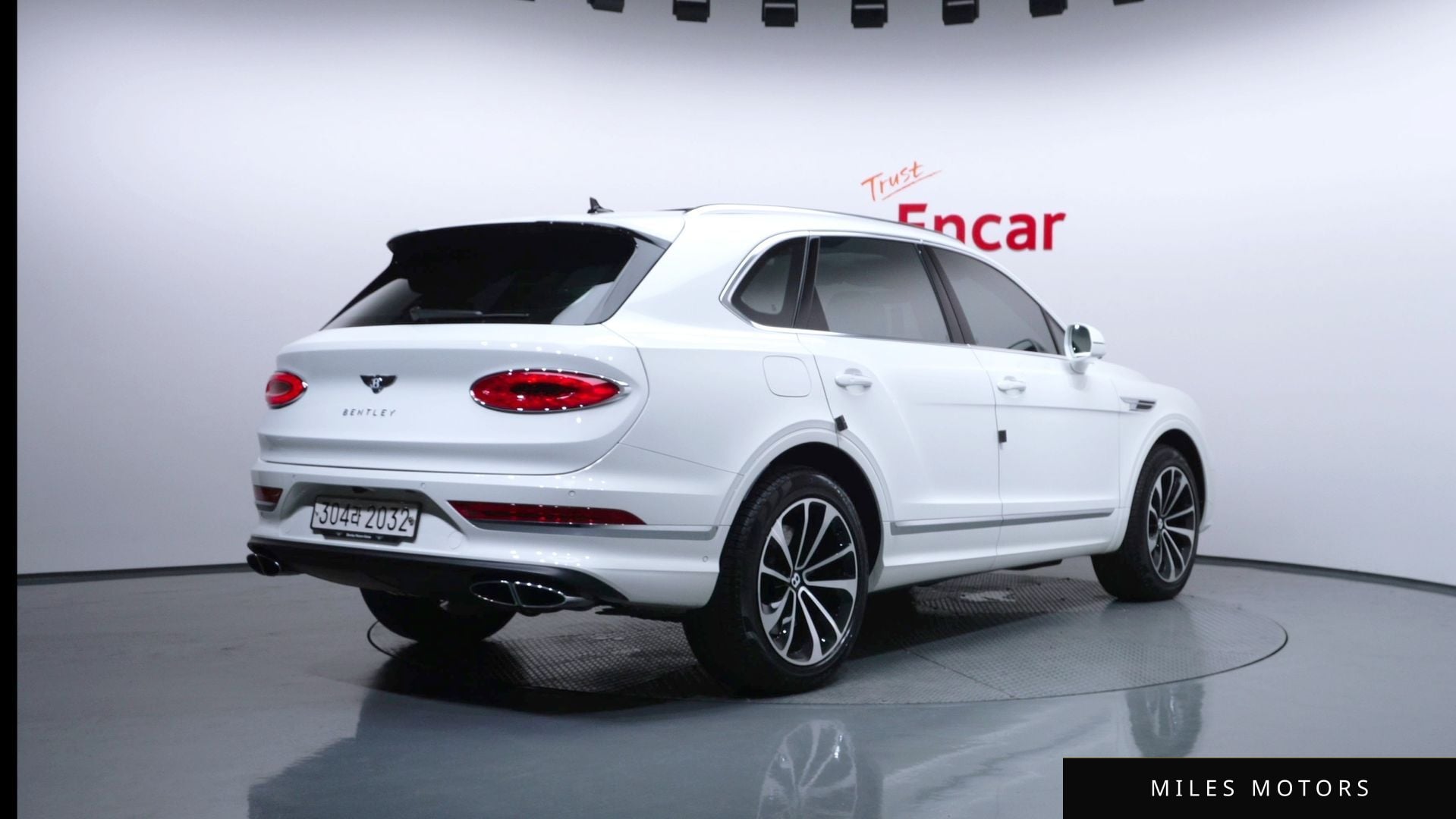 Bentley Bentayga 2024 — миниатюра 2