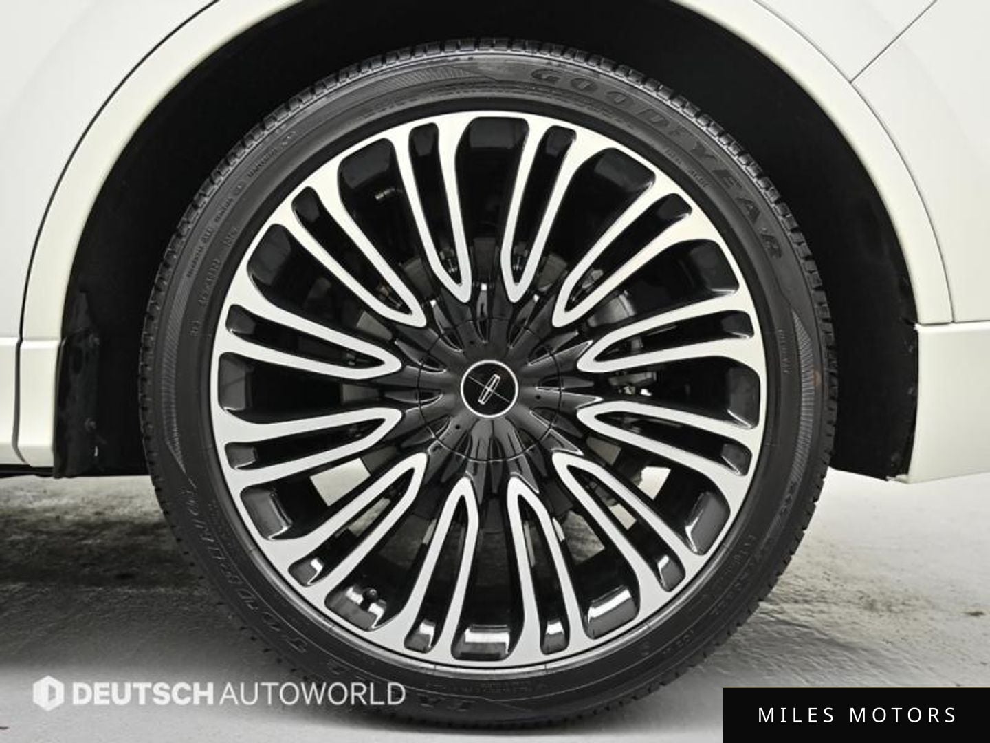 Lincoln Aviator 2023 — миниатюра 5