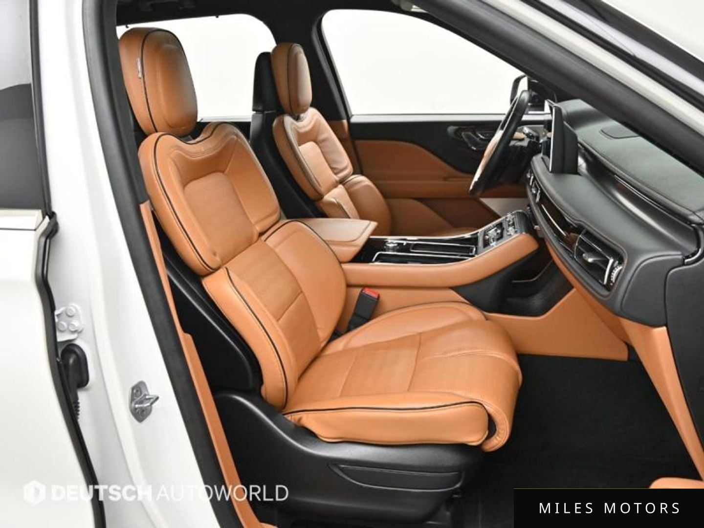 Lincoln Aviator 2023 — миниатюра 10