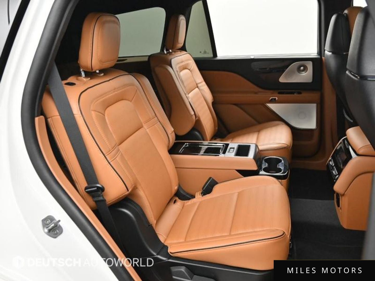 Lincoln Aviator 2023 — миниатюра 12