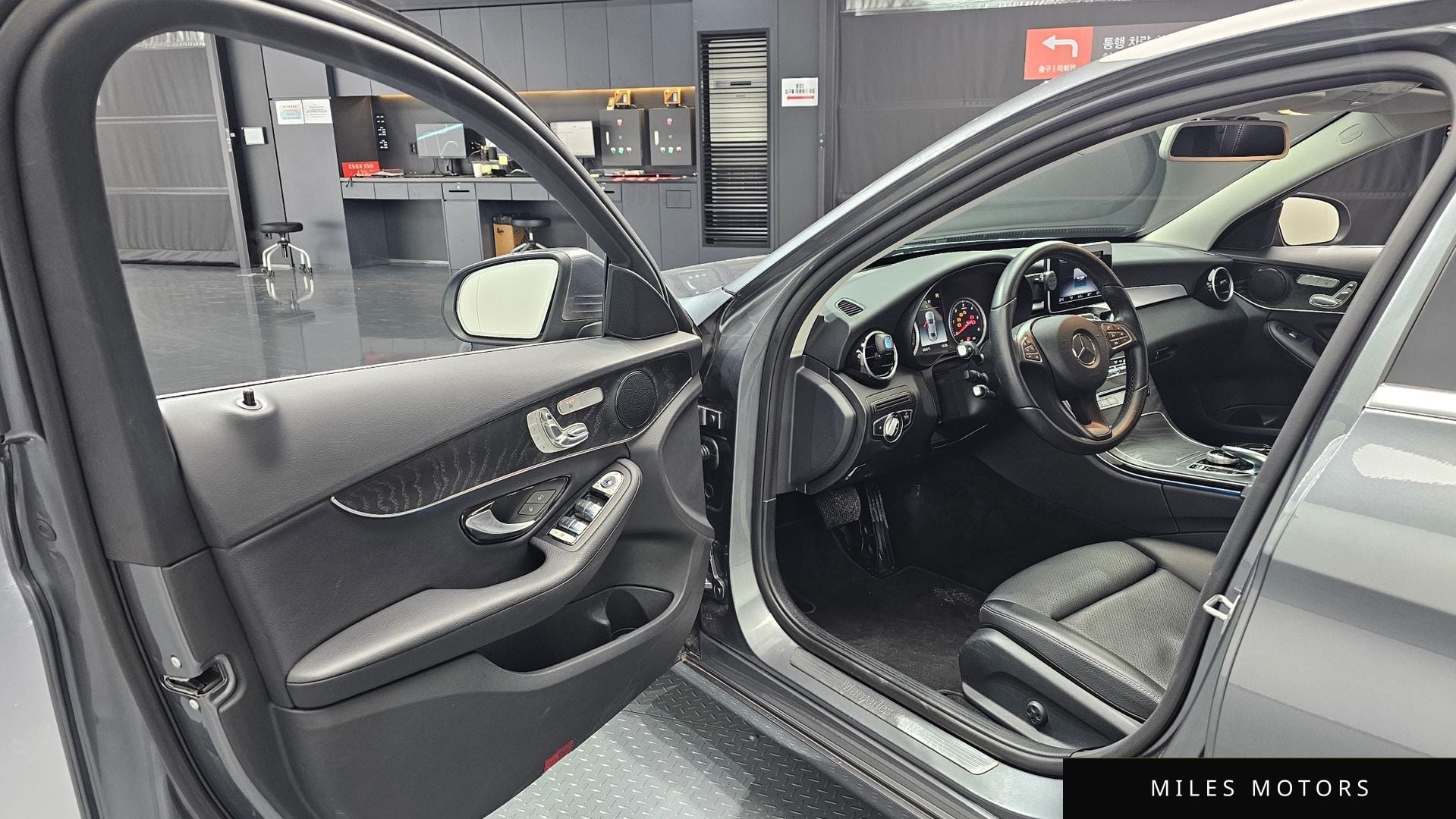 Mercedes-Benz C-Class W205 2018 — миниатюра 12