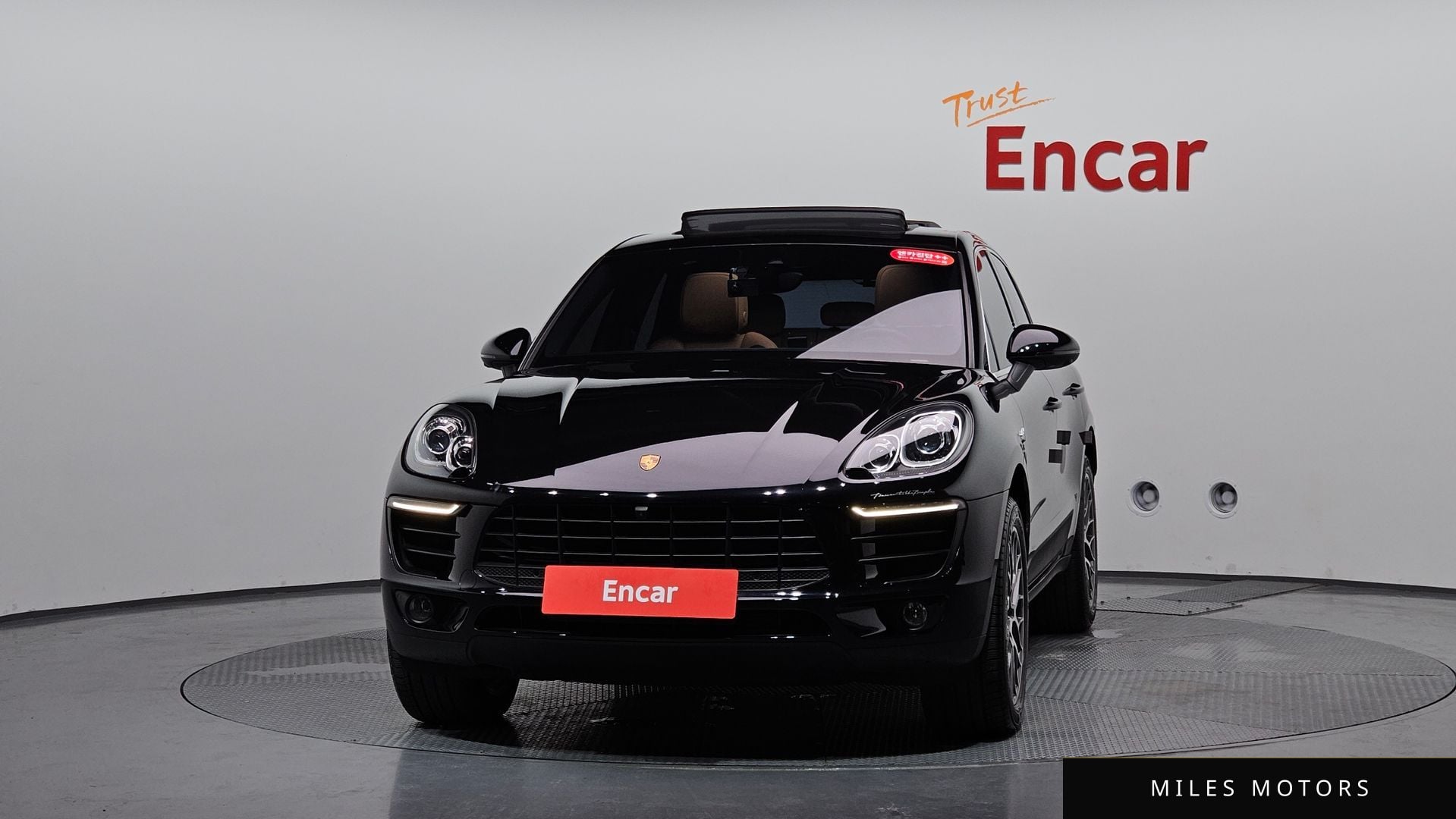 Porsche Macan 2017 — миниатюра 2