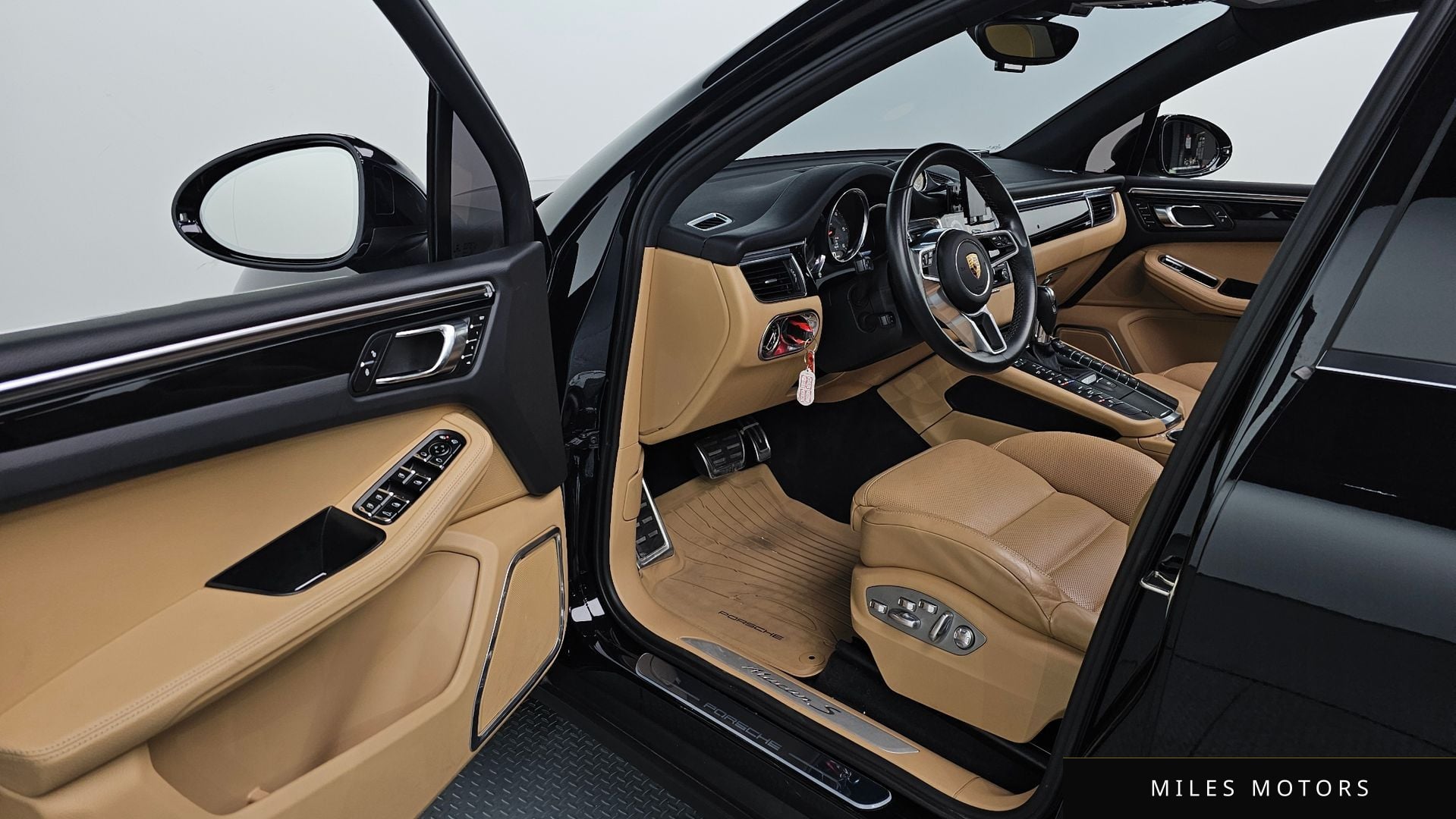 Porsche Macan 2017 — миниатюра 12