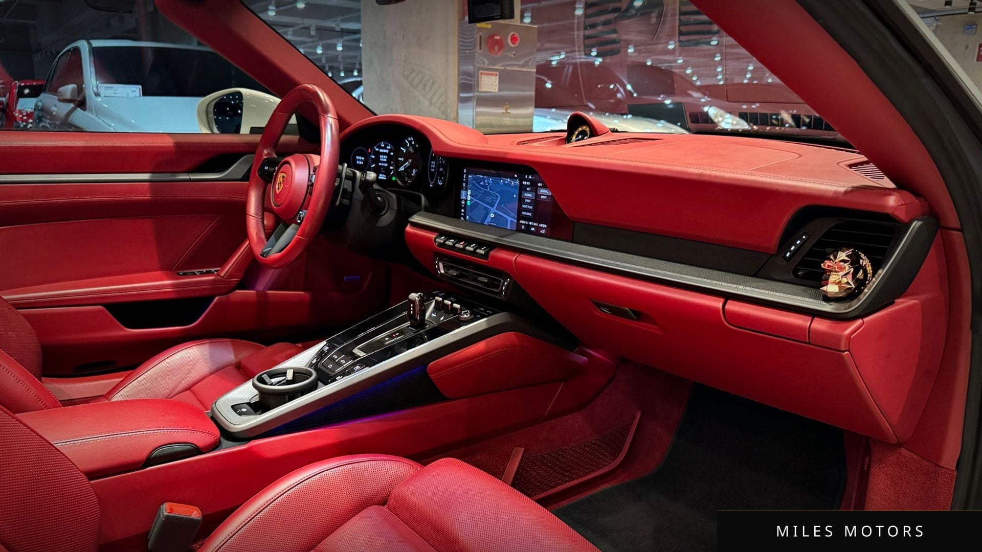 Porsche 911 (992) 2021 — миниатюра 9