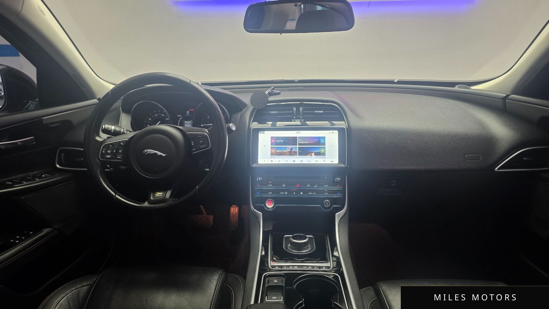 Jaguar XE 2017 — миниатюра 10