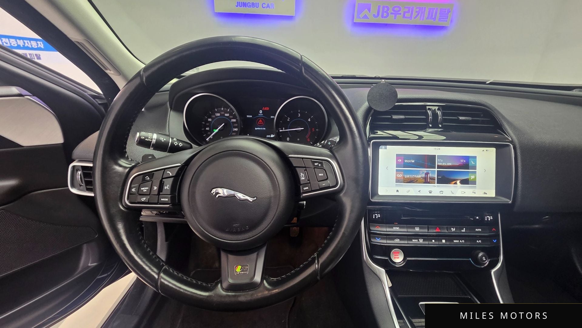 Jaguar XE 2017 — миниатюра 11
