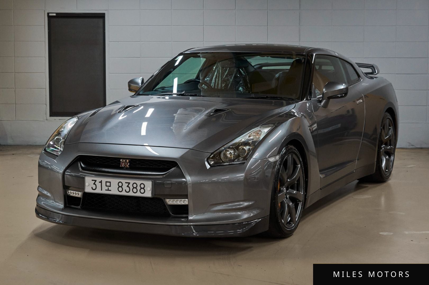 Nissan GT-R 2008 — фото 1 из 12