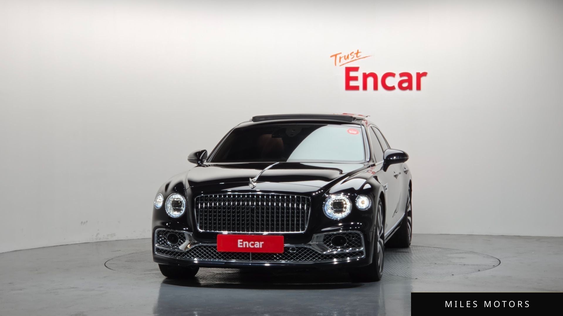 Bentley Flying Spur 2023 — миниатюра 3