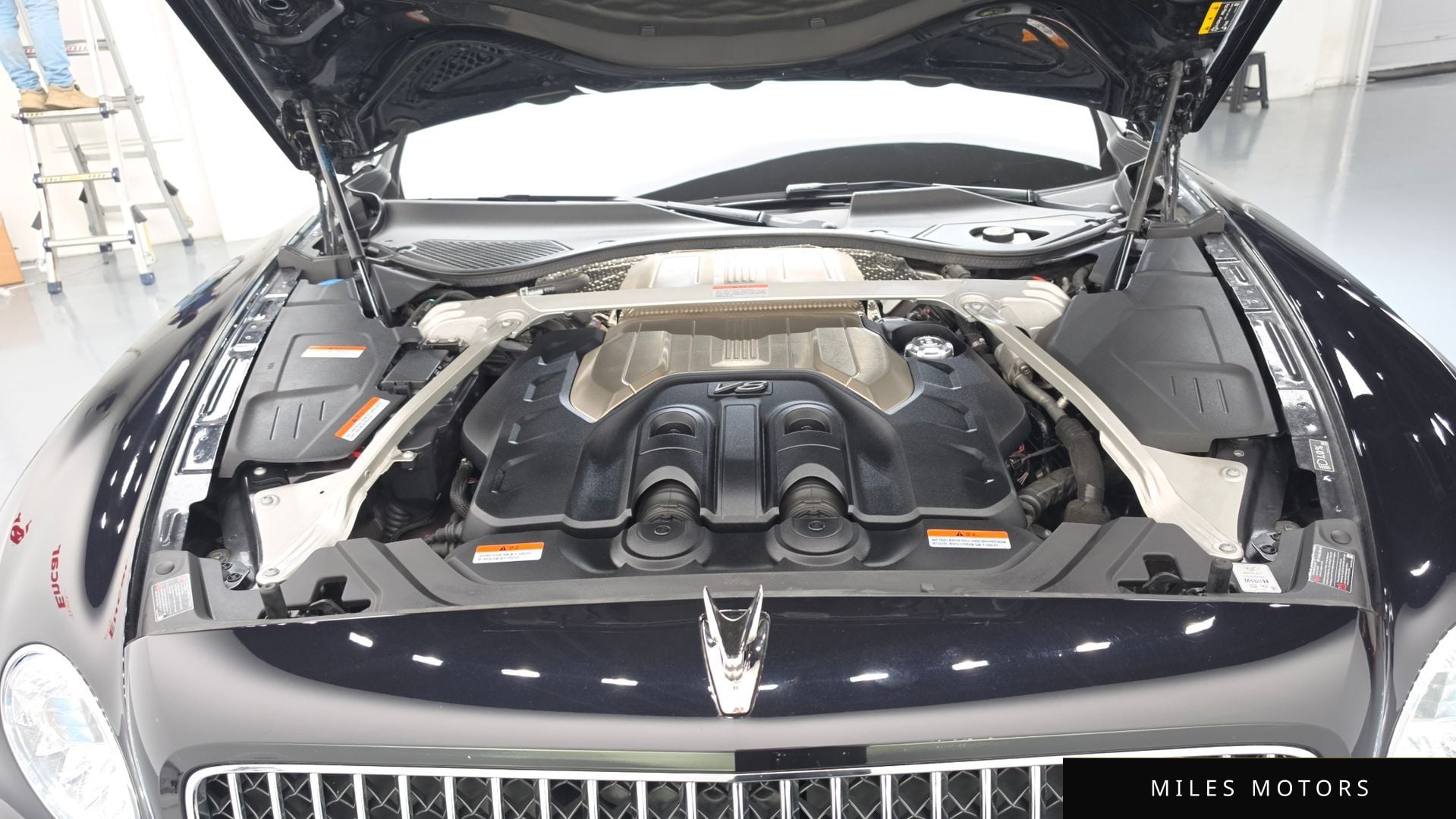 Bentley Flying Spur 2023 — миниатюра 6