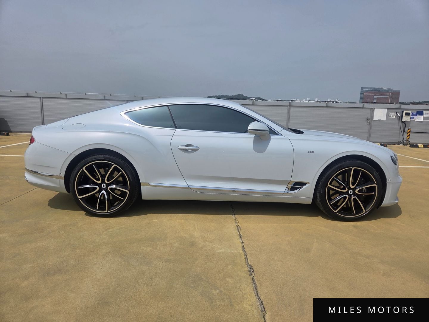 Bentley Continental GT 2022 — миниатюра 2