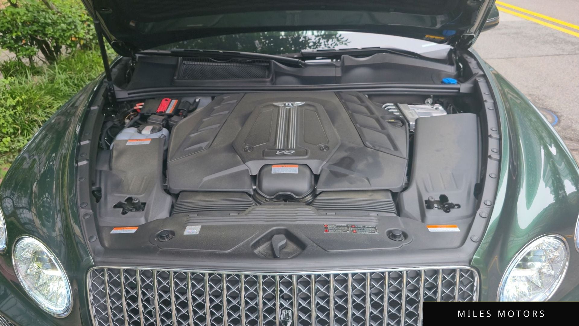 Bentley Bentayga 2025 — миниатюра 6