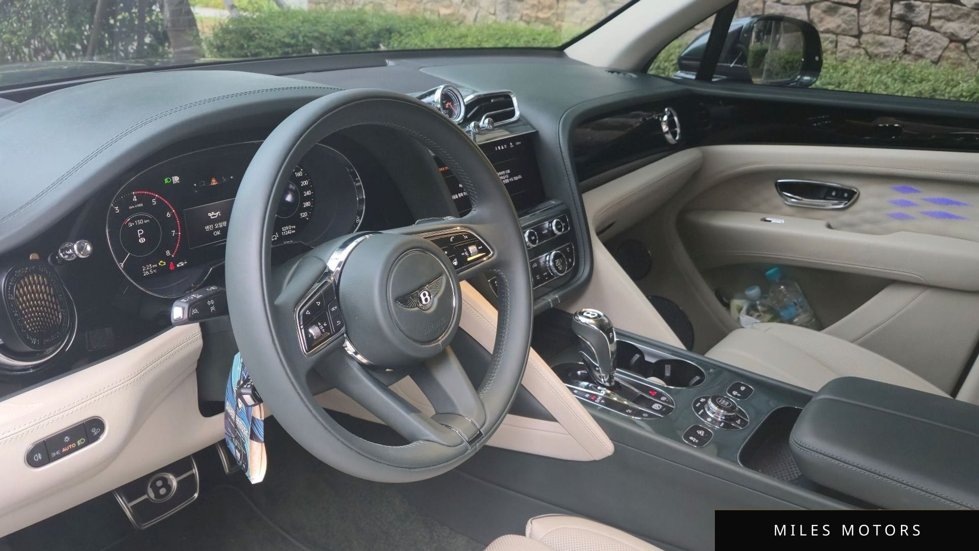 Bentley Bentayga 2025 — миниатюра 7