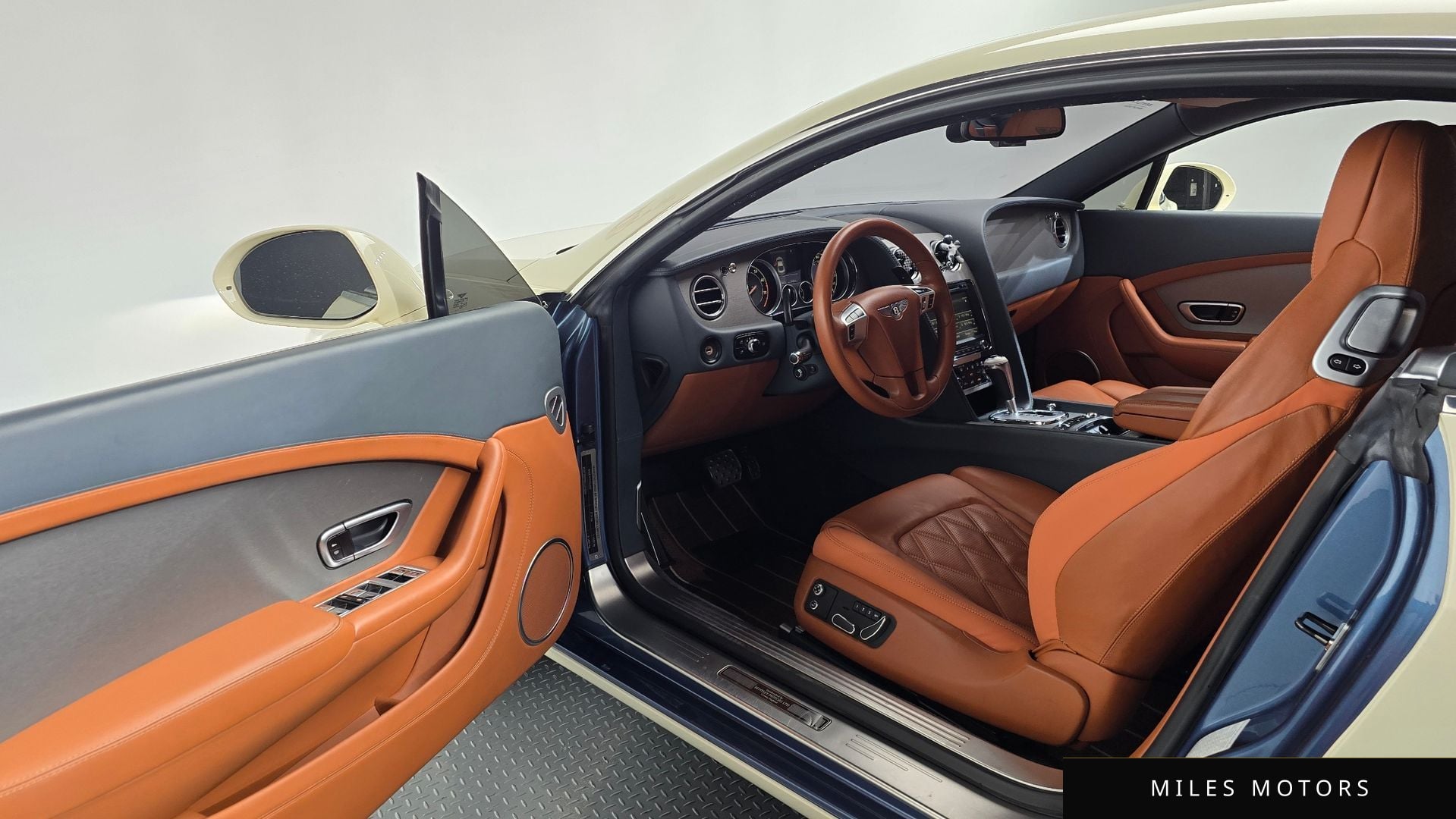 Bentley Continental GT 2013 — миниатюра 10