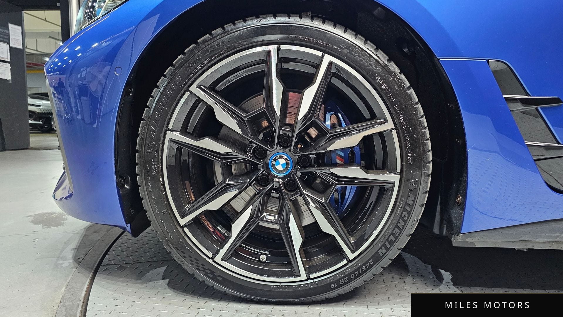 BMW i4 2022 — миниатюра 5
