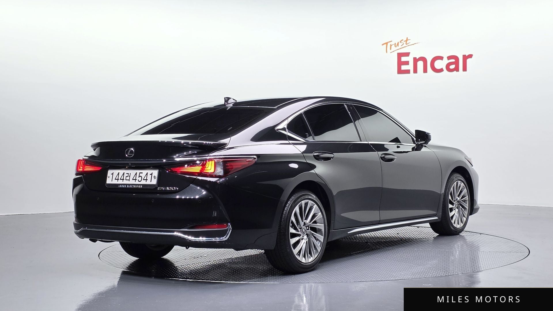 Лексус ES300h 2026 — миниатюра 2