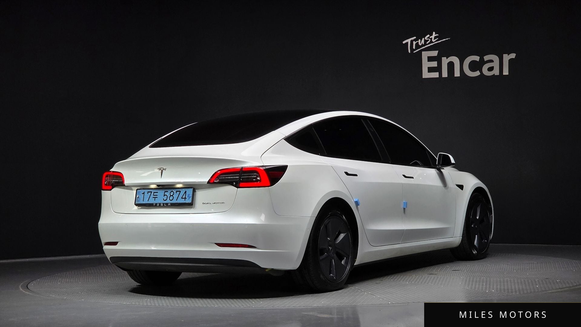 Tesla Model 3 2022 — миниатюра 2