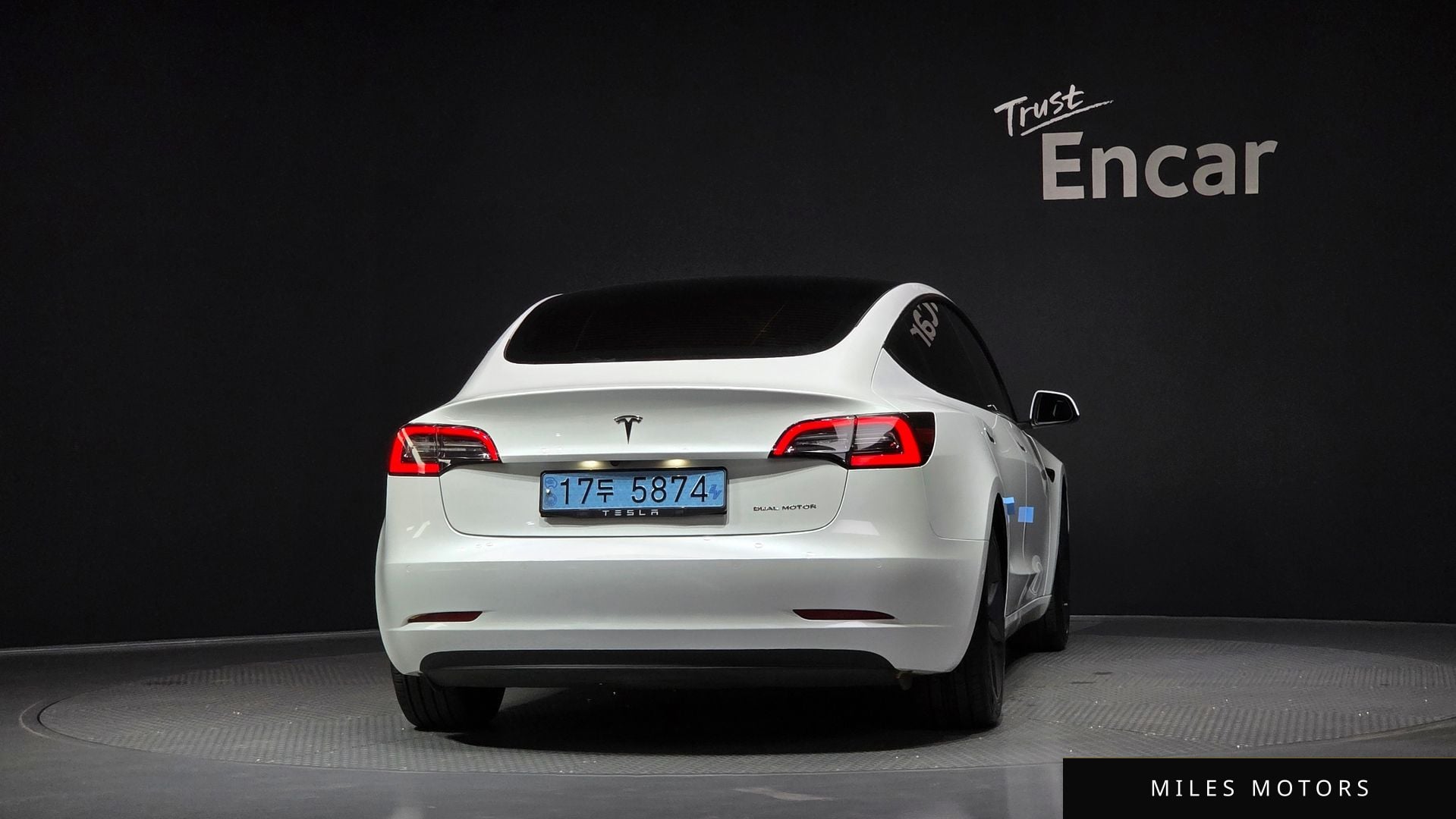 Tesla Model 3 2022 — миниатюра 4