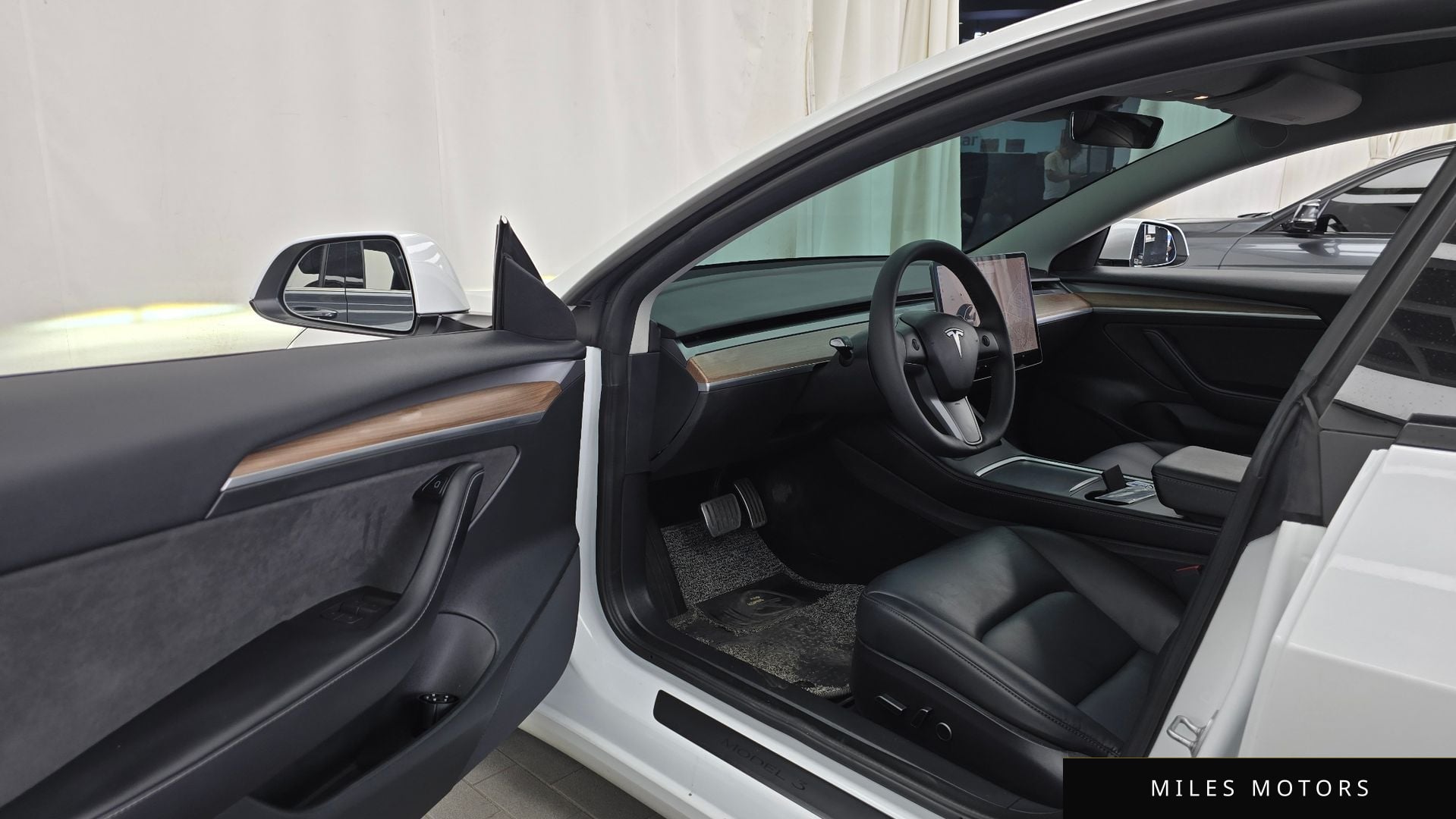 Tesla Model 3 2022 — миниатюра 10