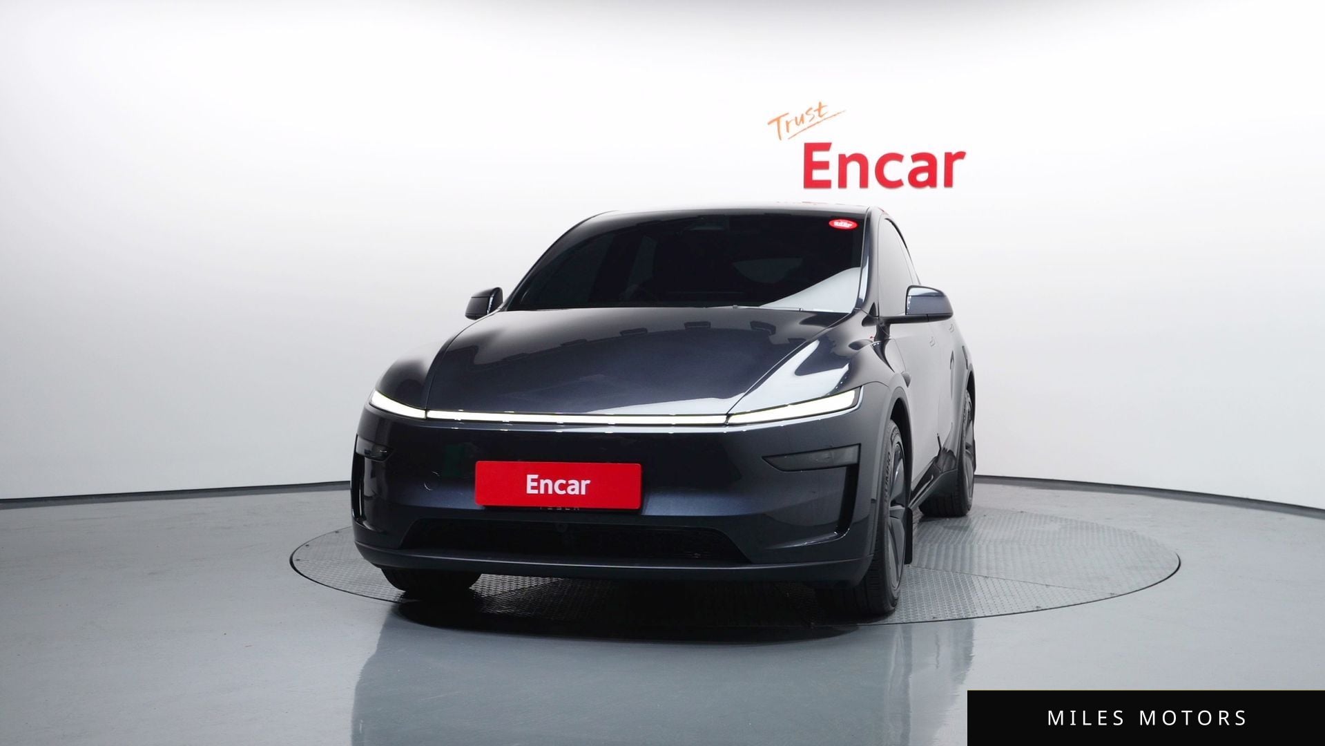 Tesla Model Y 2025 — миниатюра 3