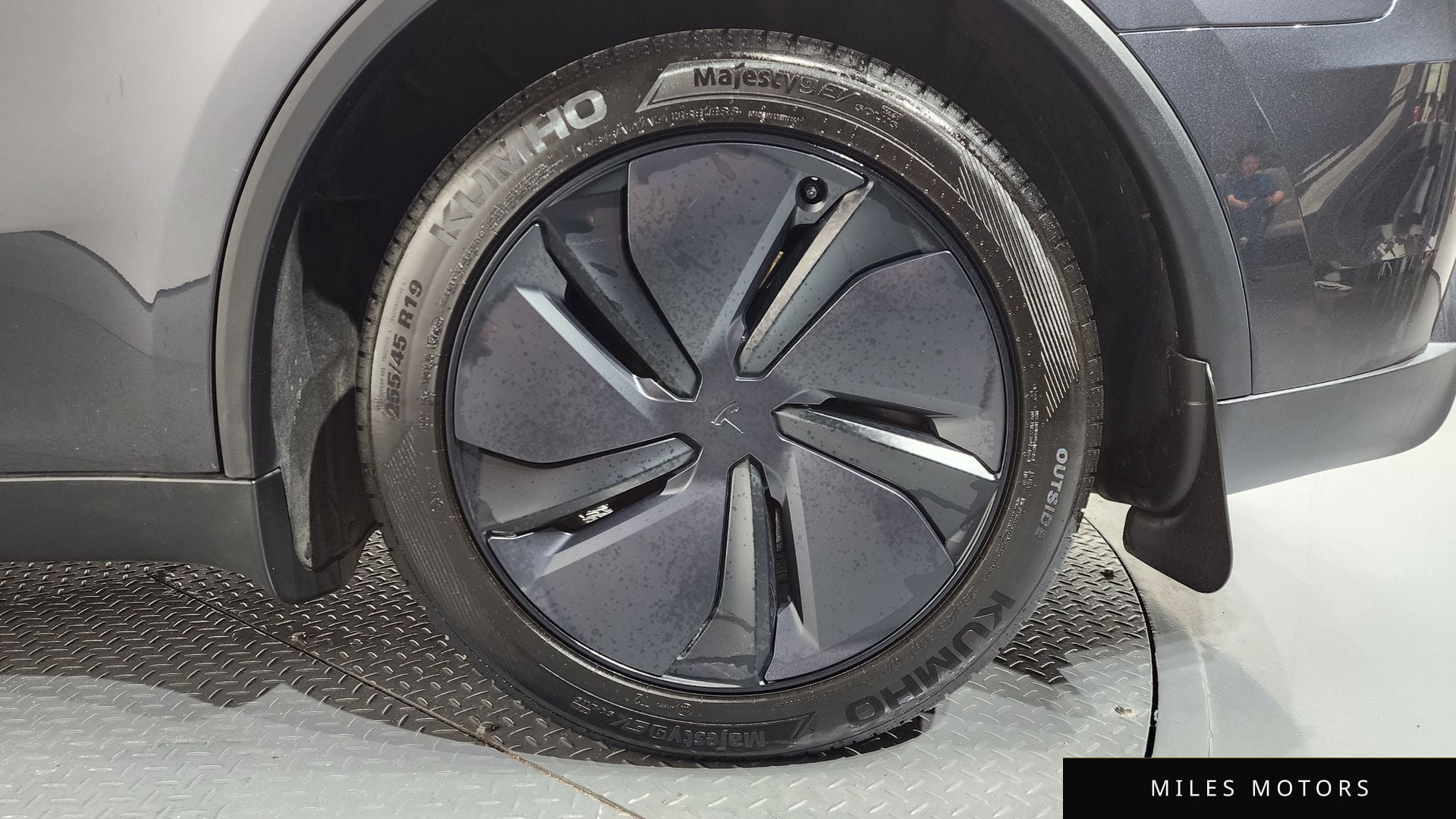 Tesla Model Y 2025 — миниатюра 7