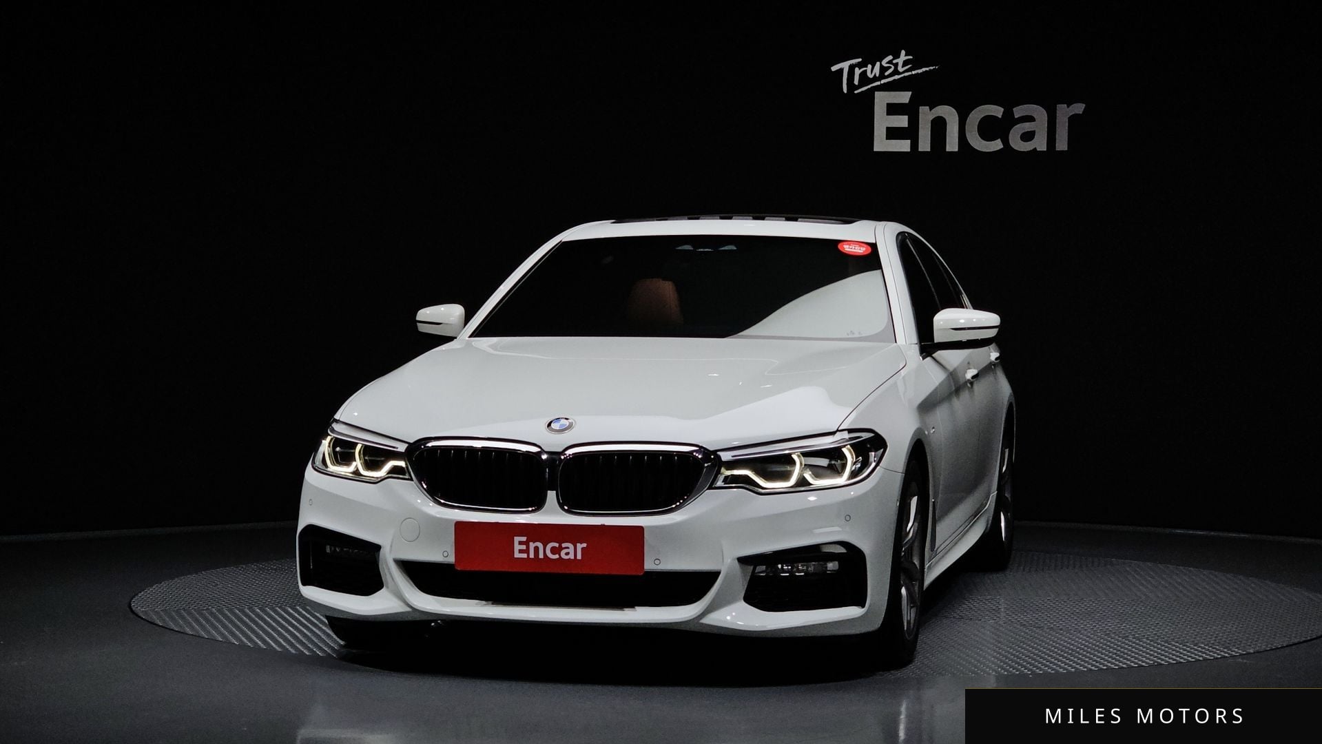 BMW 5 Series (G30) 2018 — миниатюра 3