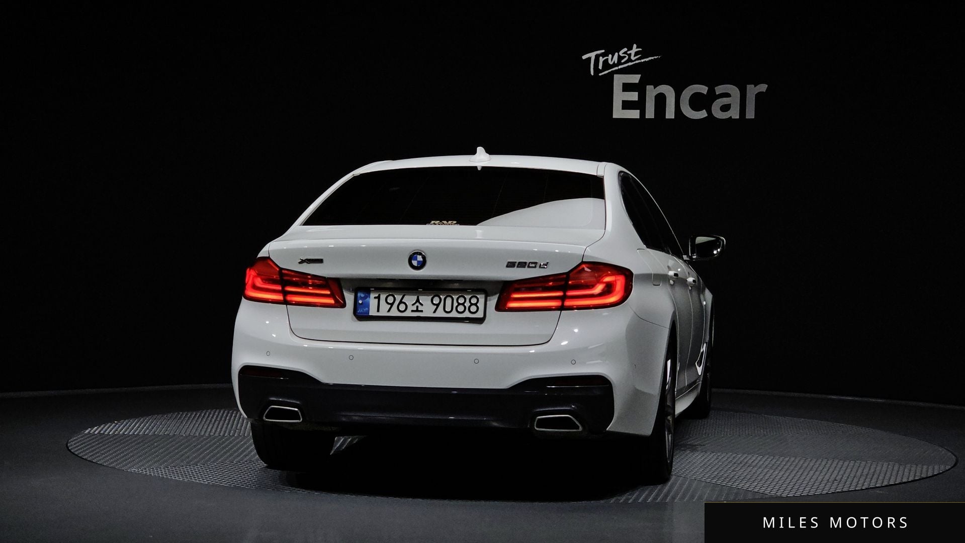 BMW 5 Series (G30) 2018 — миниатюра 4