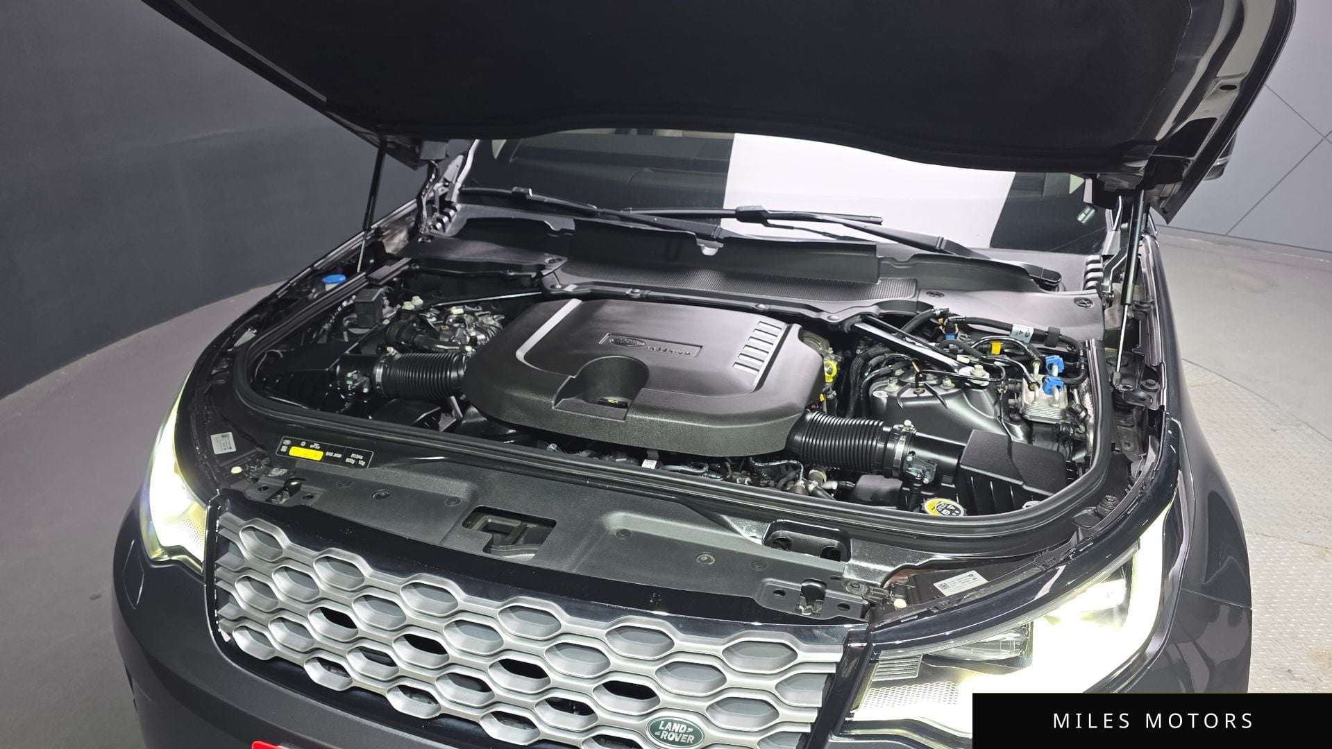 Land Rover Discovery 2022 — миниатюра 5
