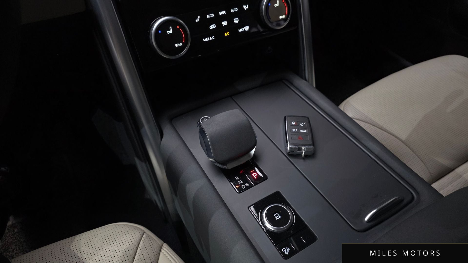 Land Rover Discovery 2022 — миниатюра 11