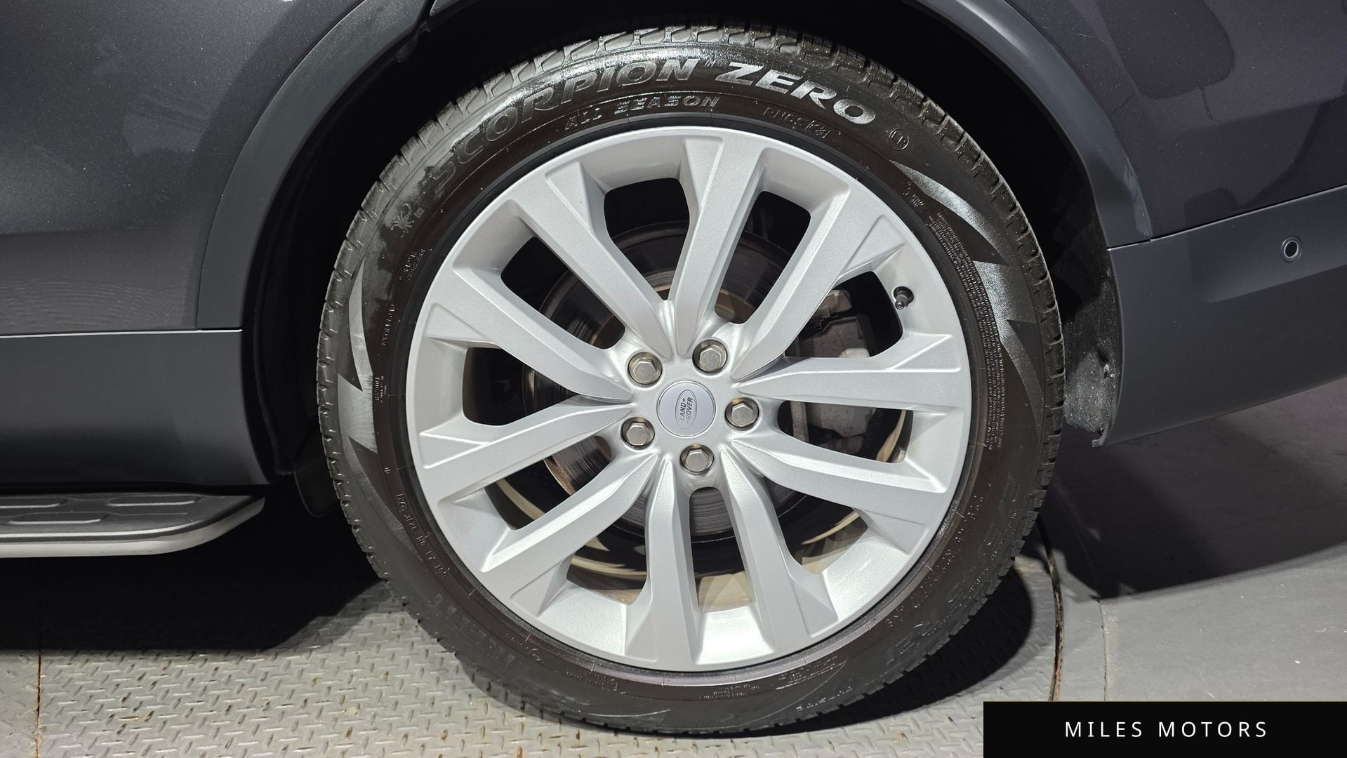 Land Rover Discovery 2022 — миниатюра 6