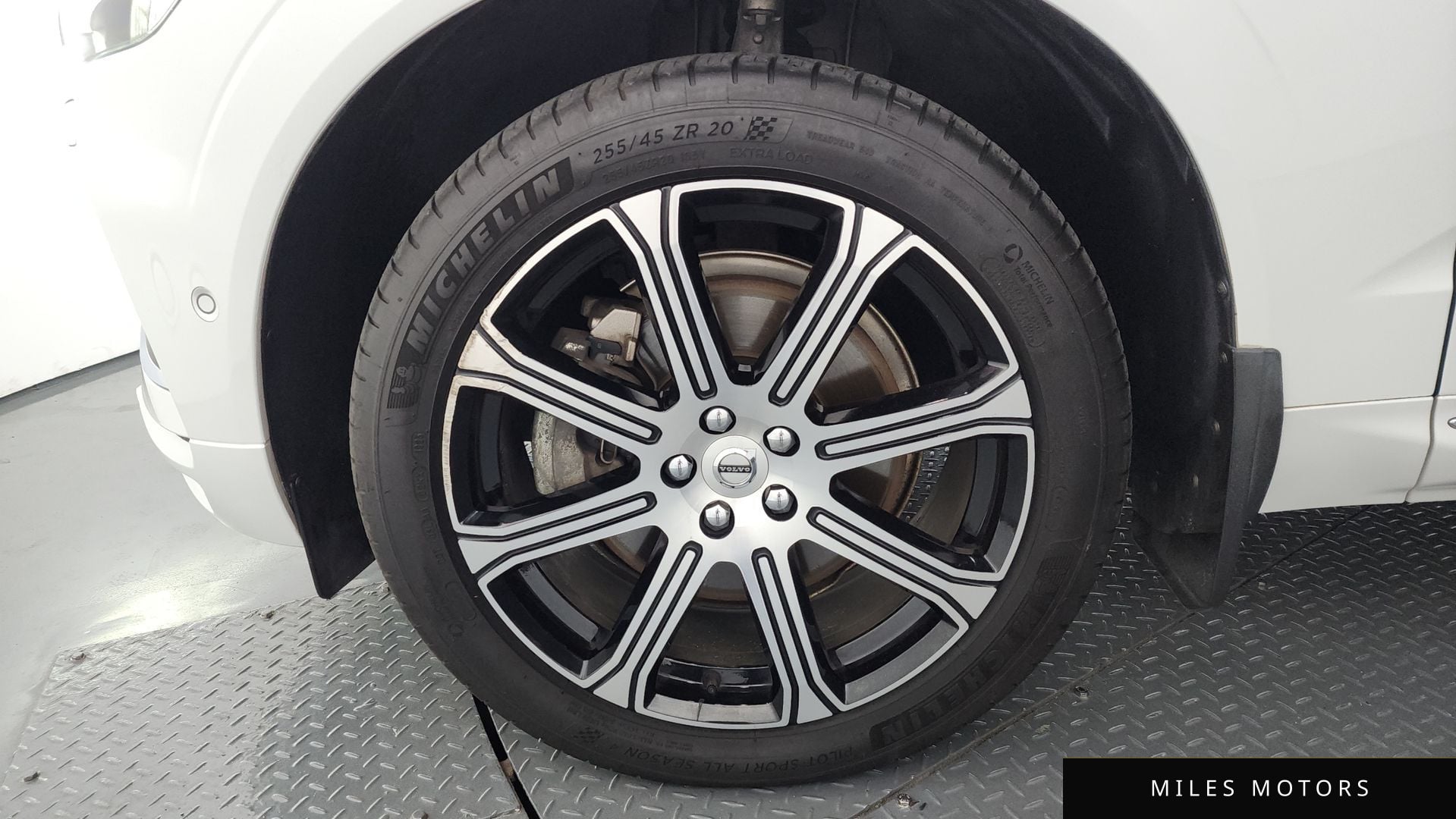 Volvo XC60 2019 — миниатюра 5